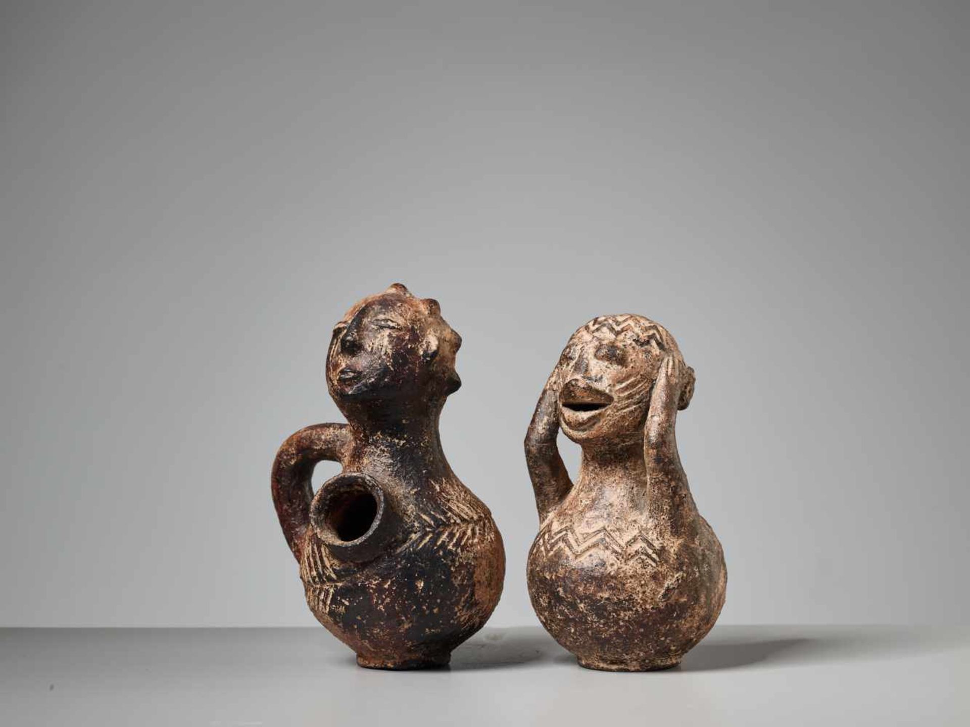 AFRICAN TRIBAL ART, A PAIR OF FIGURAL TERRACOTTA VESSELSTerracotta with earthy glazeAfrica1st half - Image 2 of 6