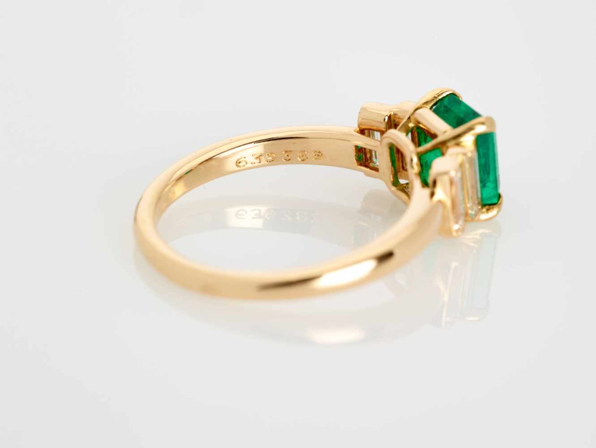 AN IMPORTANT CARTIER EMERALD AND DIAMOND RING Franceca. 1990, signed ‘Cartier’, assay ‘750’, numbers - Image 6 of 9