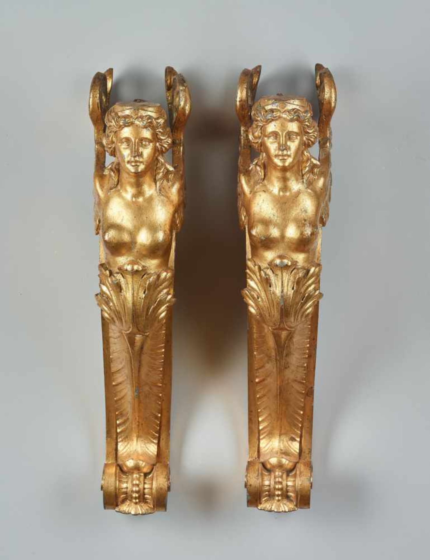 A LARGE VIENNESE PAIR OF 19TH CENTURY GILT CARYATIDSWhite metal with gold lacquer - Bild 4 aus 6