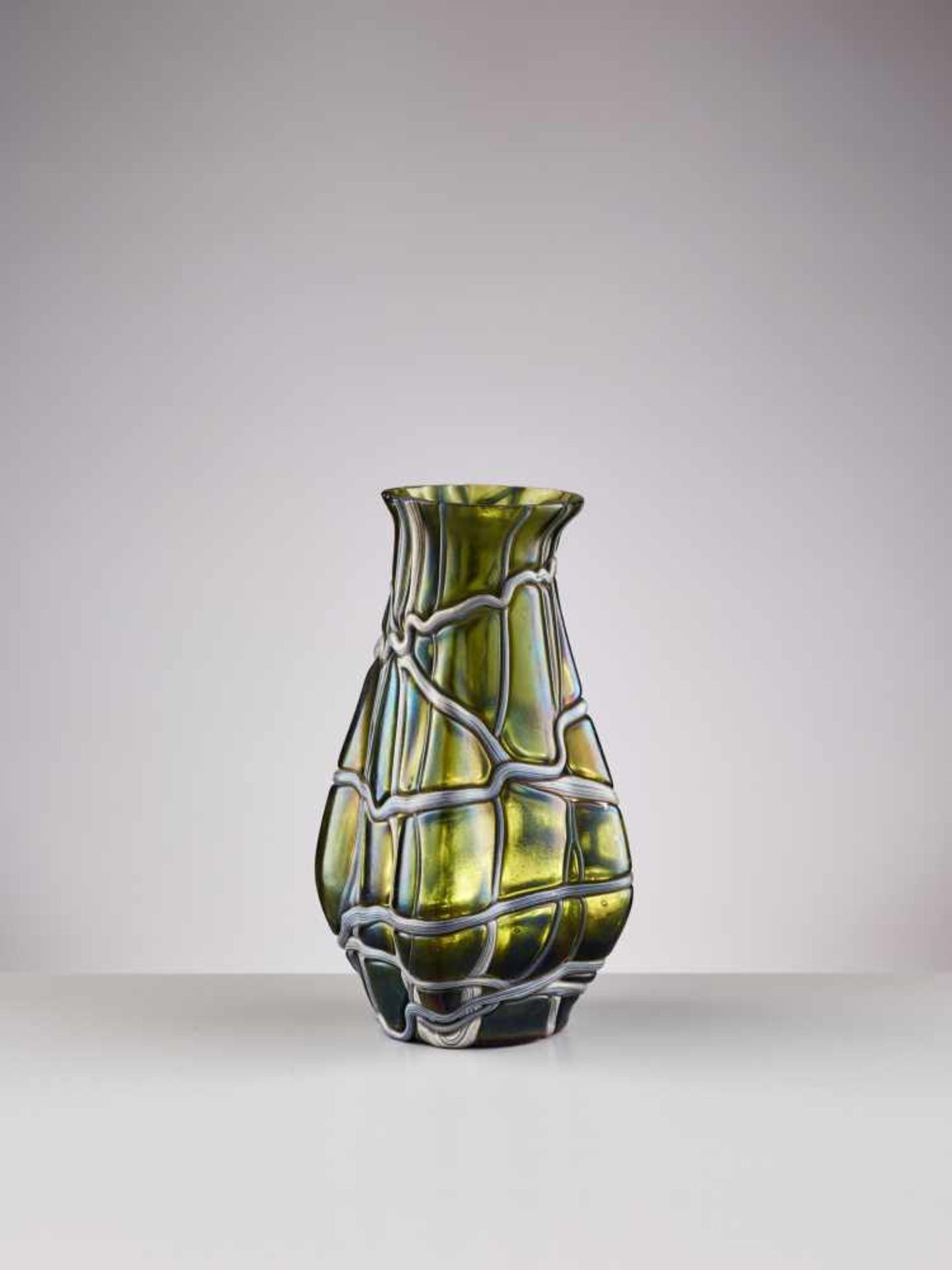 PALLME KÖNIG, GLASS VASE WITH THREAD DECORATIONS, 1910Pallme König GlasmanufakturTransparent green