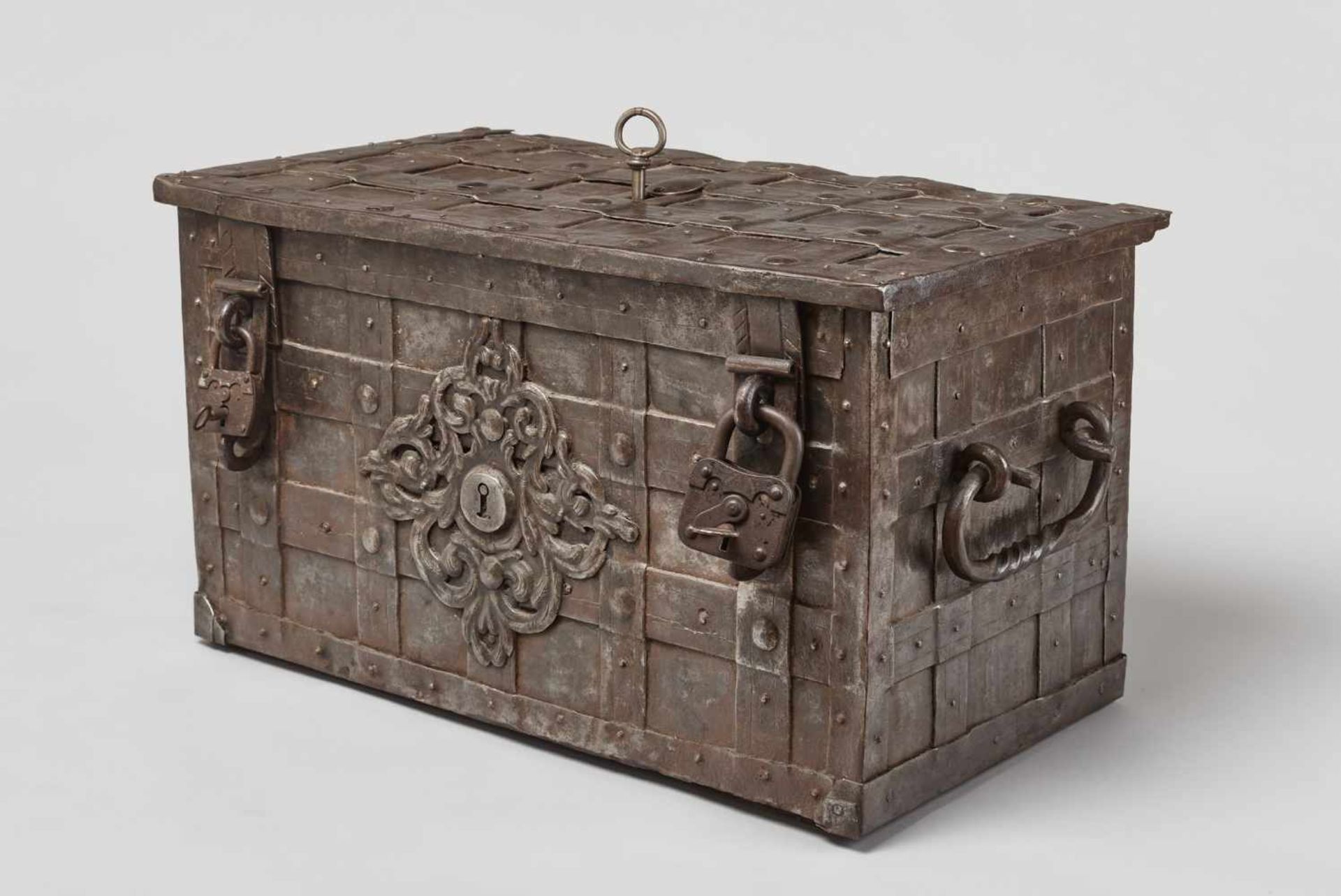 A 17th CENTURY GERMAN WROUGHT IRON ‘ARMADA’ CHEST WITH MERMAIDSWrought iron, paintGermany17th - Image 10 of 16