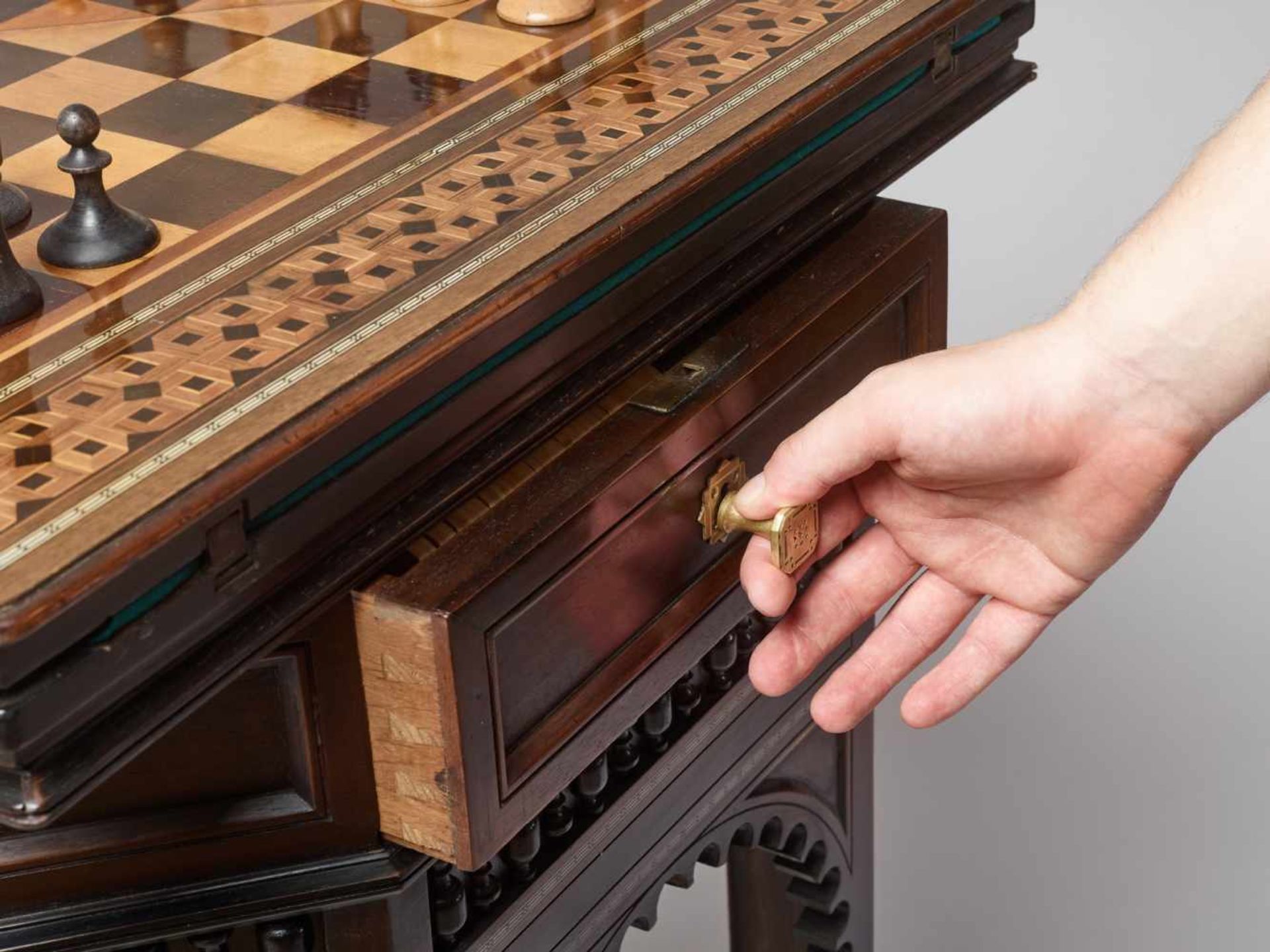 A VERY RARE CARD AND CHESS GAMES TABLE IN ORIENTAL STYLE, VIENNA 1880sWood with marquetry work, - Bild 16 aus 18