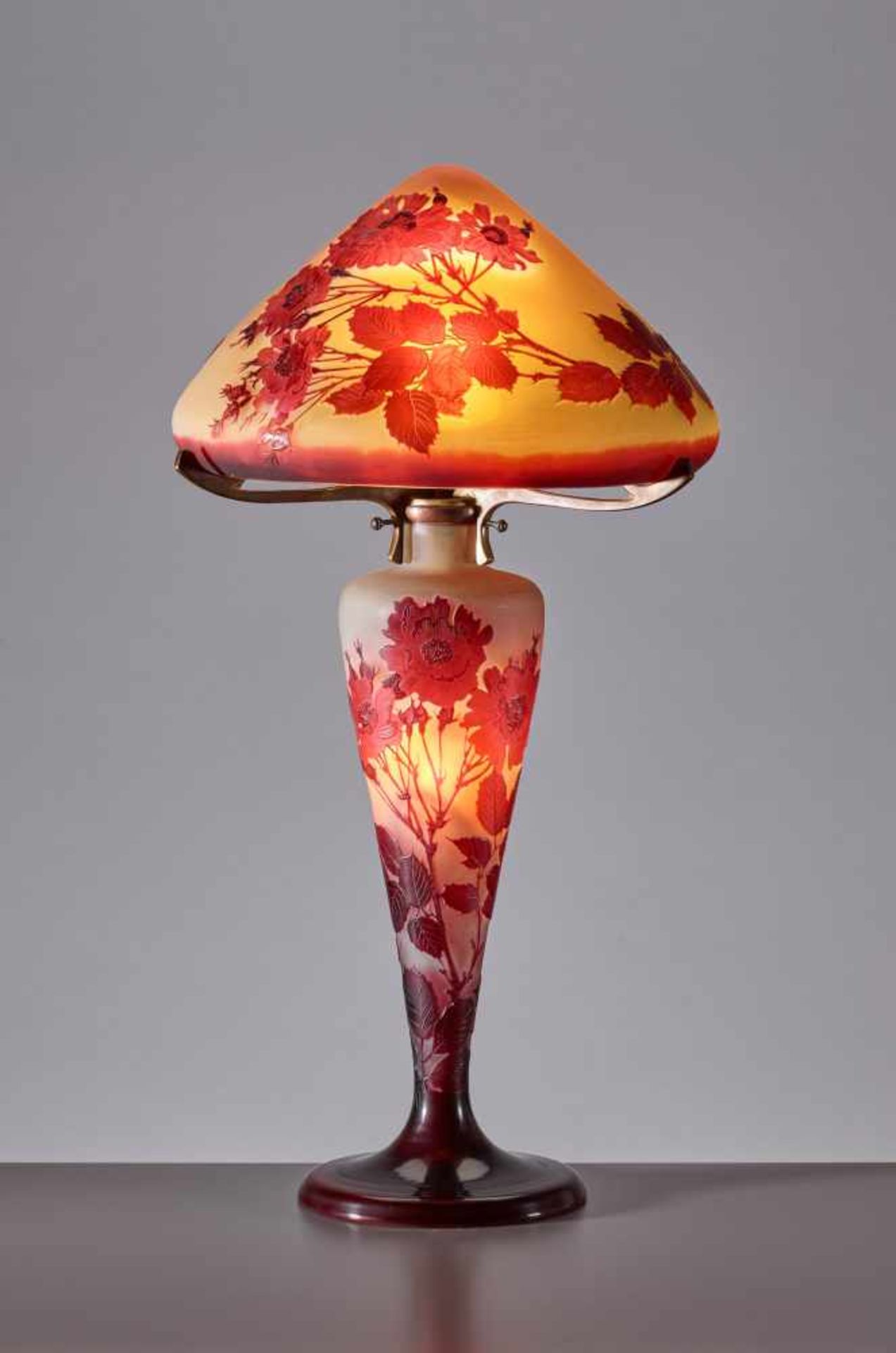 ÉMILE GALLÉ (1846-1904), LARGE CAMEO GLASS LAMP ‘WILD ROSES’Émile Gallé (1846-1904),