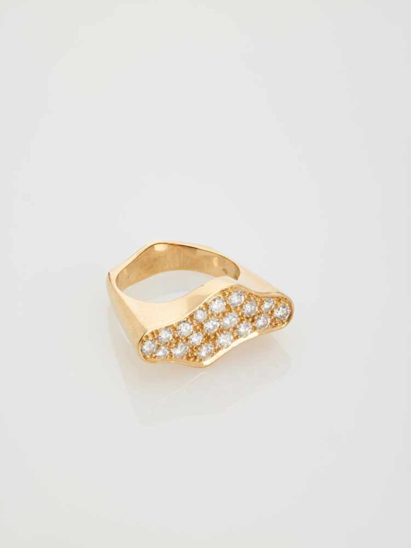 A 1970s 18 CARAT YELLOW GOLD COCKTAIL RING WITH 18 DIAMONDSAustria1970s, hallmarked ‘750’ and with a