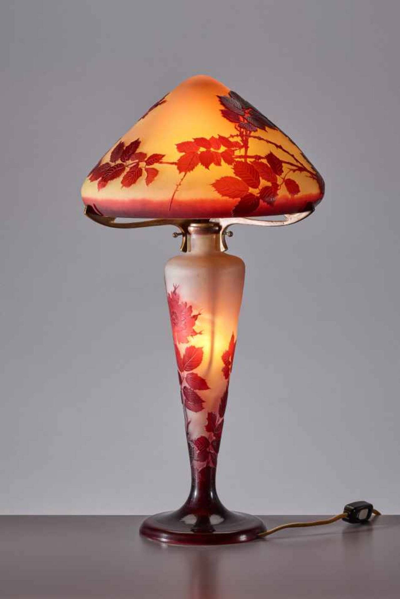 ÉMILE GALLÉ (1846-1904), LARGE CAMEO GLASS LAMP ‘WILD ROSES’Émile Gallé (1846-1904), - Image 8 of 11