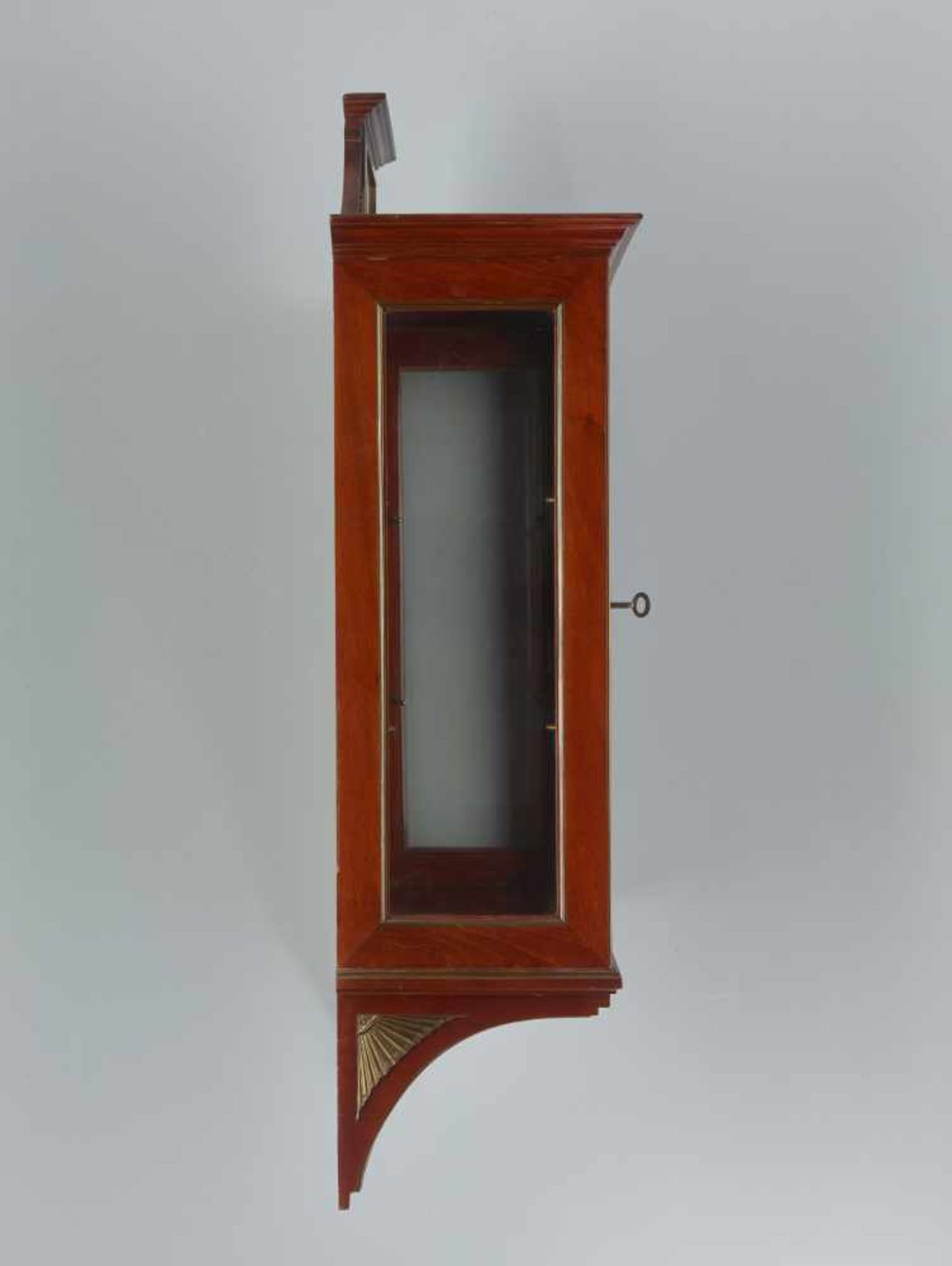 A 19th CENTURY VIENNA MAHOGANY WALL DISPLAY CABINET WITH BRASS APPLICATIONSMahogany, glass and brass - Image 2 of 7