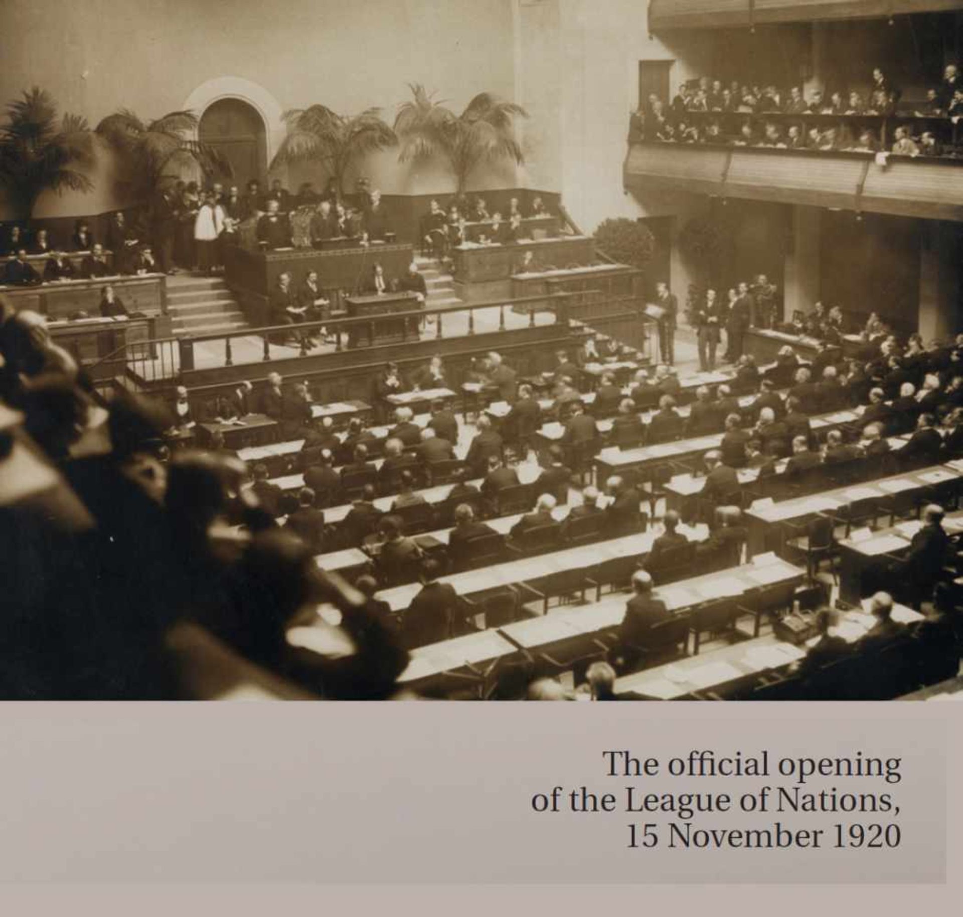 IMPORTANT IVORY CEREMONIAL HAMMER FOR 1ST LEAGUE OF NATIONS ASSEMBLY IN GENEVA, 1920Ivory, velvet - Bild 3 aus 9