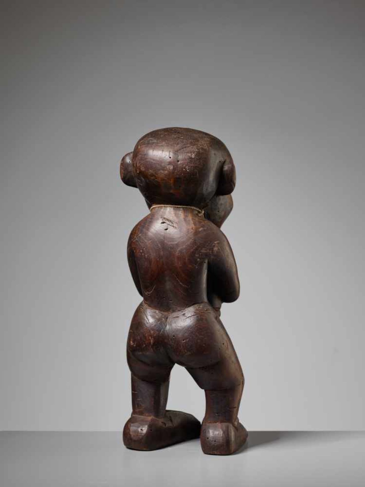 A WOOD STATUE OF A MEDICINE MAN, NIGERIA, YORUBA PEOPLEWood, animal horn pendantNigeria, Yoruba - Image 5 of 6