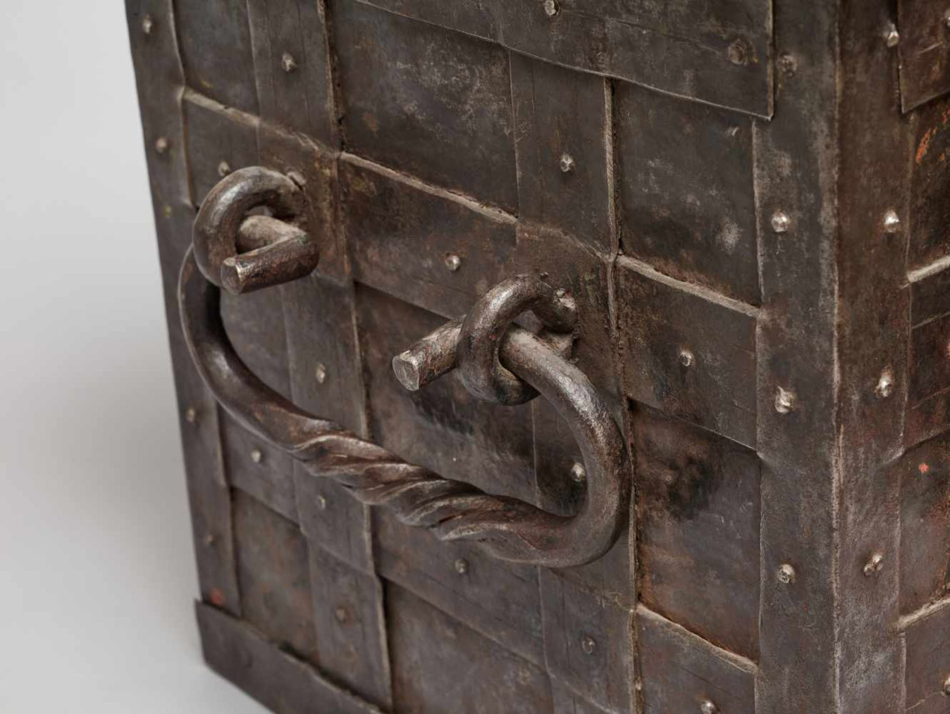 A 17th CENTURY GERMAN WROUGHT IRON ‘ARMADA’ CHEST WITH MERMAIDSWrought iron, paintGermany17th - Image 5 of 16