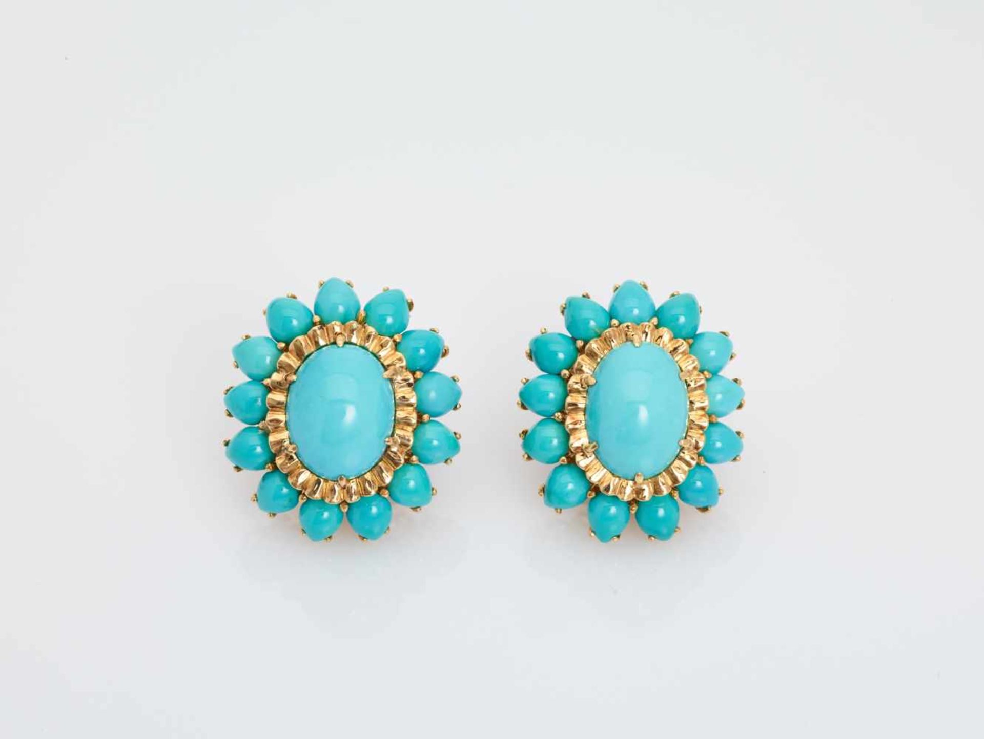 A DAVID WEBB PAIR OF 18 CARAT GOLD, PLATINUM AND TURQUOISE ‘STAR’ EAR CLIPSNew York, USAca. 1960,