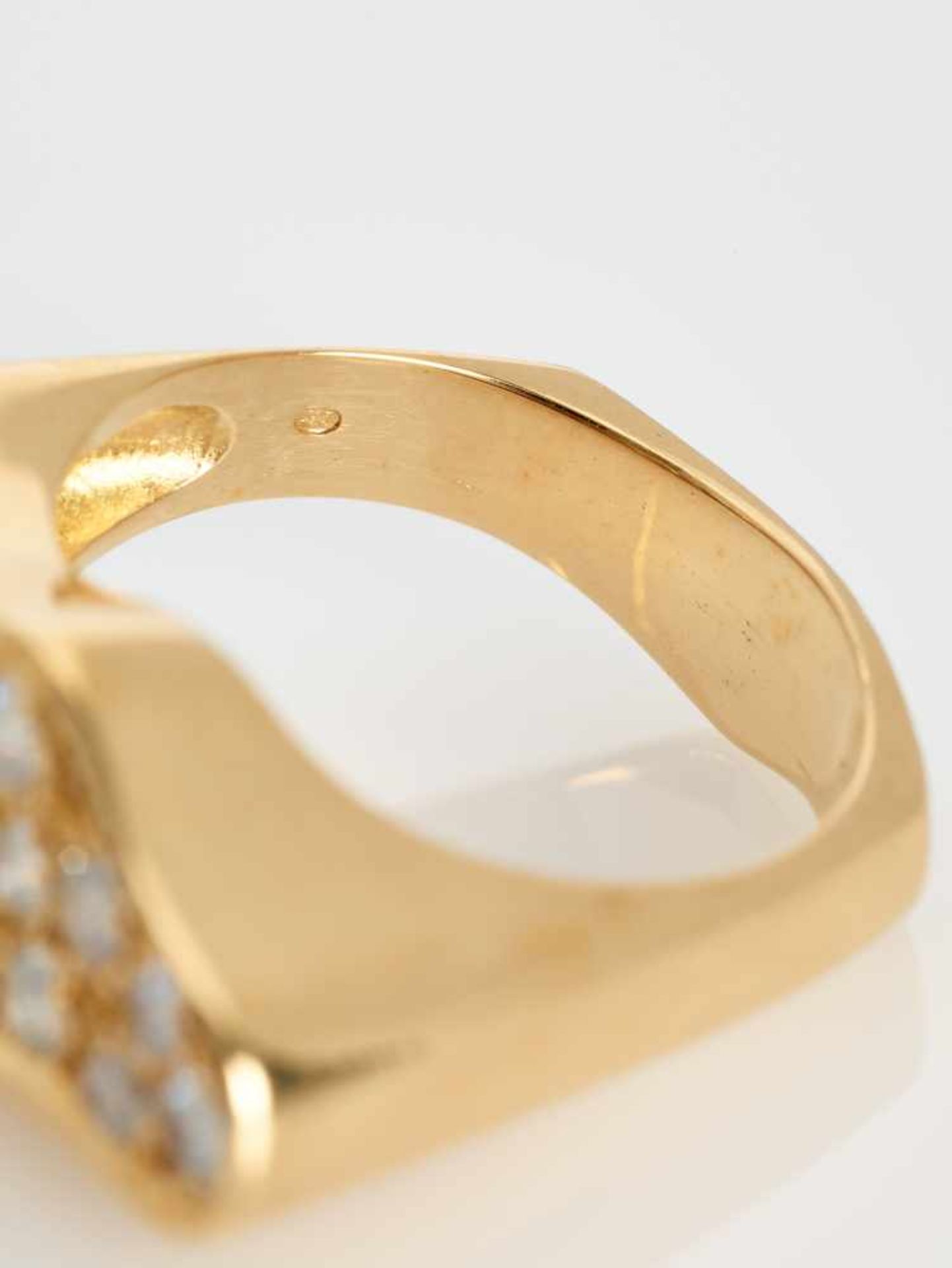 A 1970s 18 CARAT YELLOW GOLD COCKTAIL RING WITH 18 DIAMONDSAustria1970s, hallmarked ‘750’ and with a - Image 4 of 6