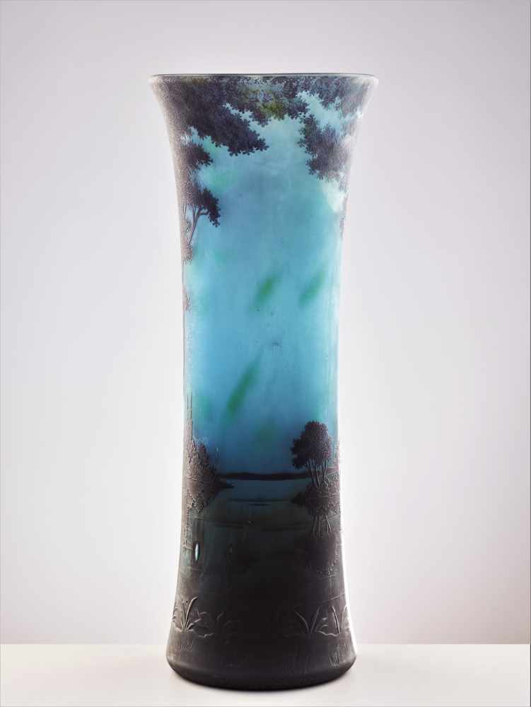 DAUM FRÈRES, LARGE CAMEO GLASS VASE WITH NOCTURNAL LAKE LANDSCAPE, 1910Daum Frères Verreries de - Image 4 of 9