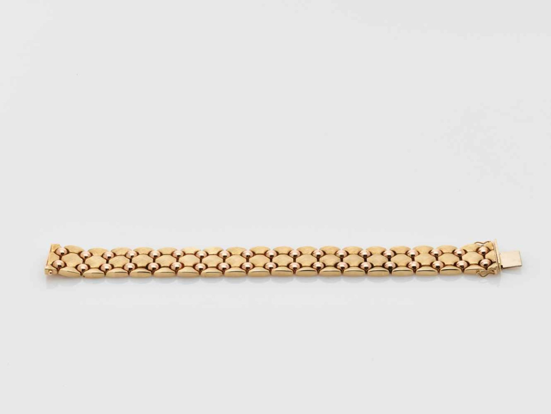 A 1950s YELLOW AND PINK GOLD ‘MOON’ BRACELETItalyafter 1950, stamped hallmark ‘585’Safety lock - Image 5 of 7