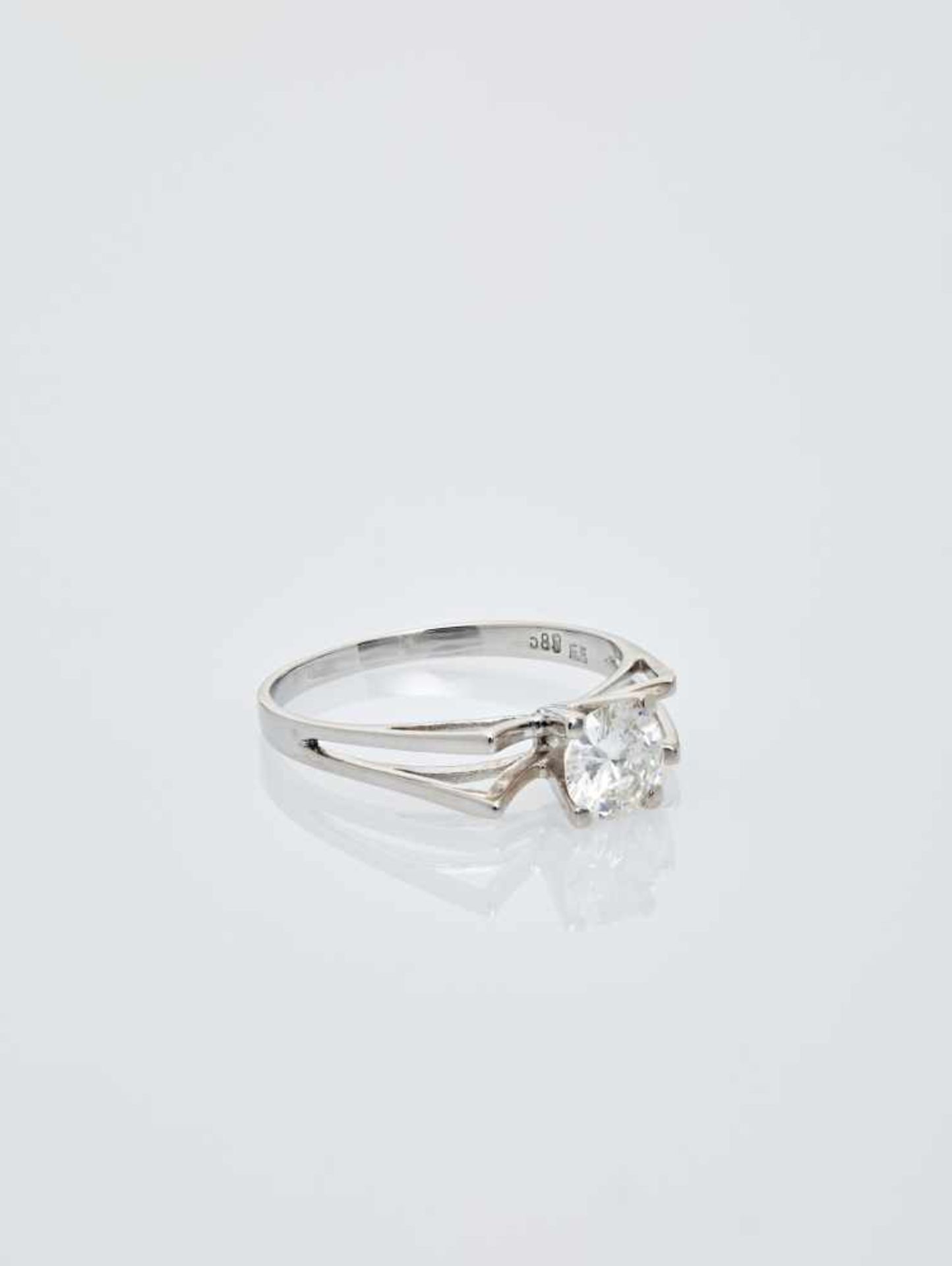 A WHITE GOLD SOLITAIRE DIAMOND RINGHallmark ‘585’ and makers mark ‘E.F.’The solitaire center stone - Image 2 of 7