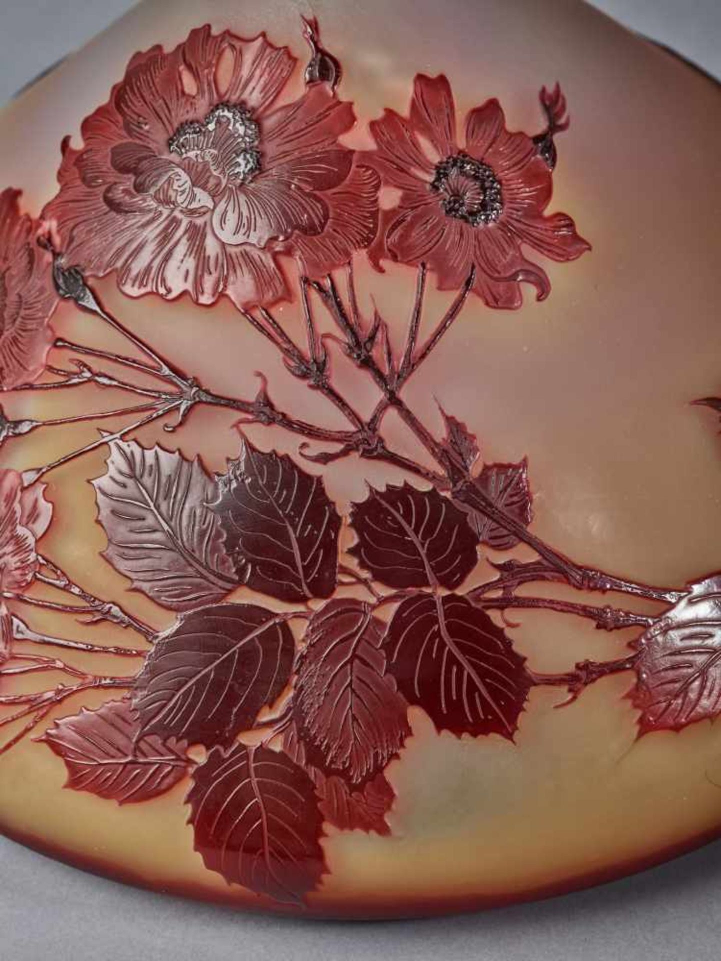 ÉMILE GALLÉ (1846-1904), LARGE CAMEO GLASS LAMP ‘WILD ROSES’Émile Gallé (1846-1904), - Image 2 of 11