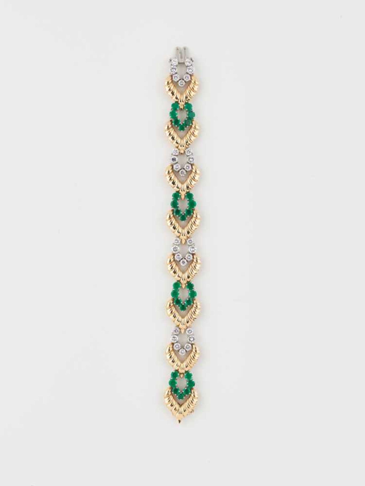 A VAN CLEEF & ARPELS GOLD BRACELET WITH 11 CARATS OF EMERALDS AND DIAMONDSNew Yorkca. 1940, - Image 3 of 10