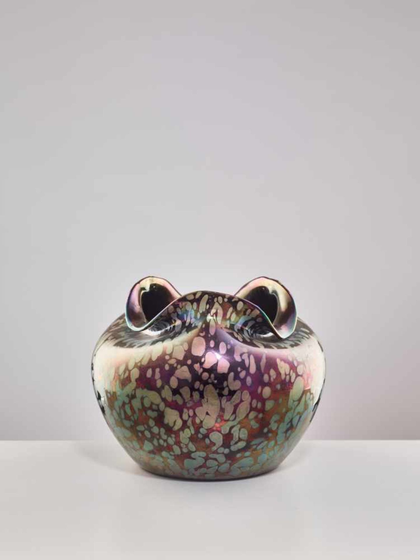 LÖTZ, GLOBULAR ‘PAPILLON’ GLASS VASE WITH IRIDISCENT LUSTER, 1900Johann Lötz Witwe - Image 3 of 9