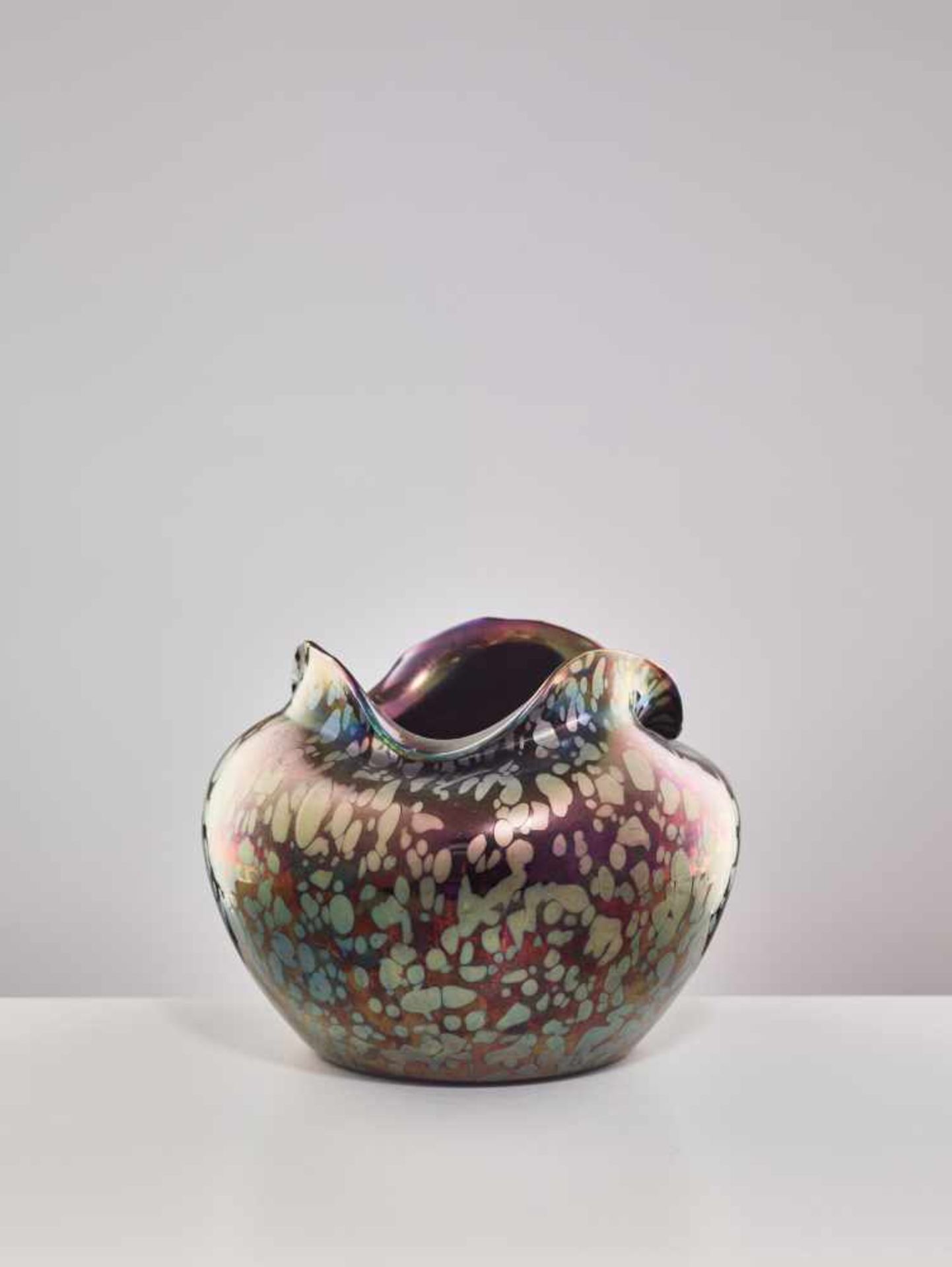 LÖTZ, GLOBULAR ‘PAPILLON’ GLASS VASE WITH IRIDISCENT LUSTER, 1900Johann Lötz Witwe - Image 4 of 9