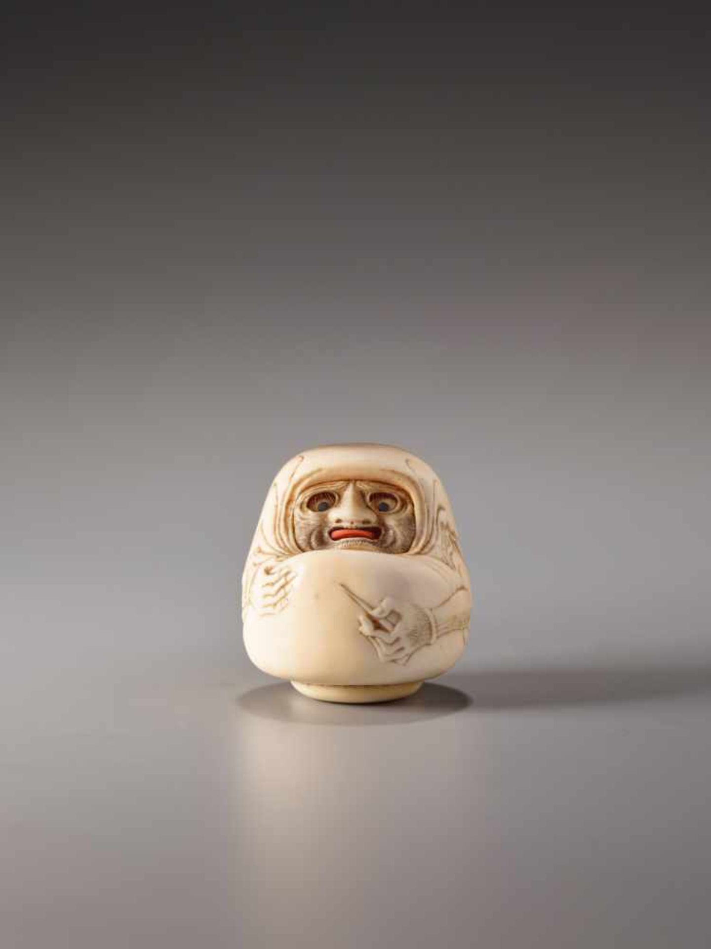 A RARE IVORY KARAKURI (TRICK) NETSUKE OF DARUMA DOLL BY SENKOKU (?)Ivory netsukeJapan19th century, - Image 5 of 9