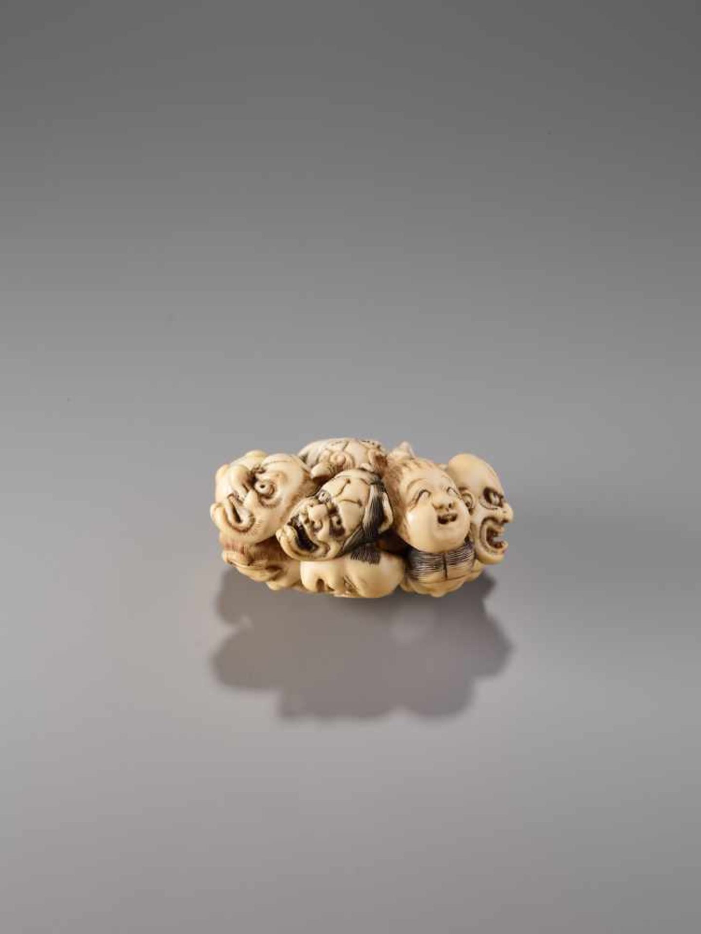 AN IVORY ‘RYUSA-STYLE’ MANJU NETSUKE DEPICTING FIFTEEN NOH MASKS BY ICHIJO HAKUUNSAI IIIvory - Image 7 of 10