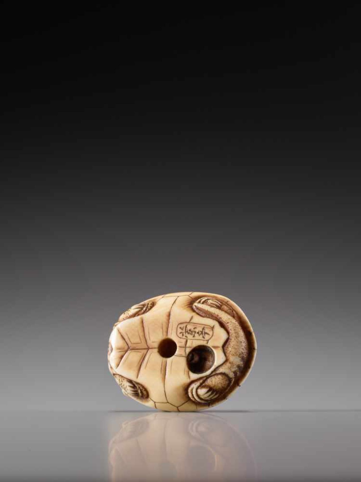 A MAGNIFICENT NETSUKE OF A MONKEY AND TORTOISE BY HOGEN RANTEIIvory netsukeJapan, Kyotolate 18th - Image 8 of 10