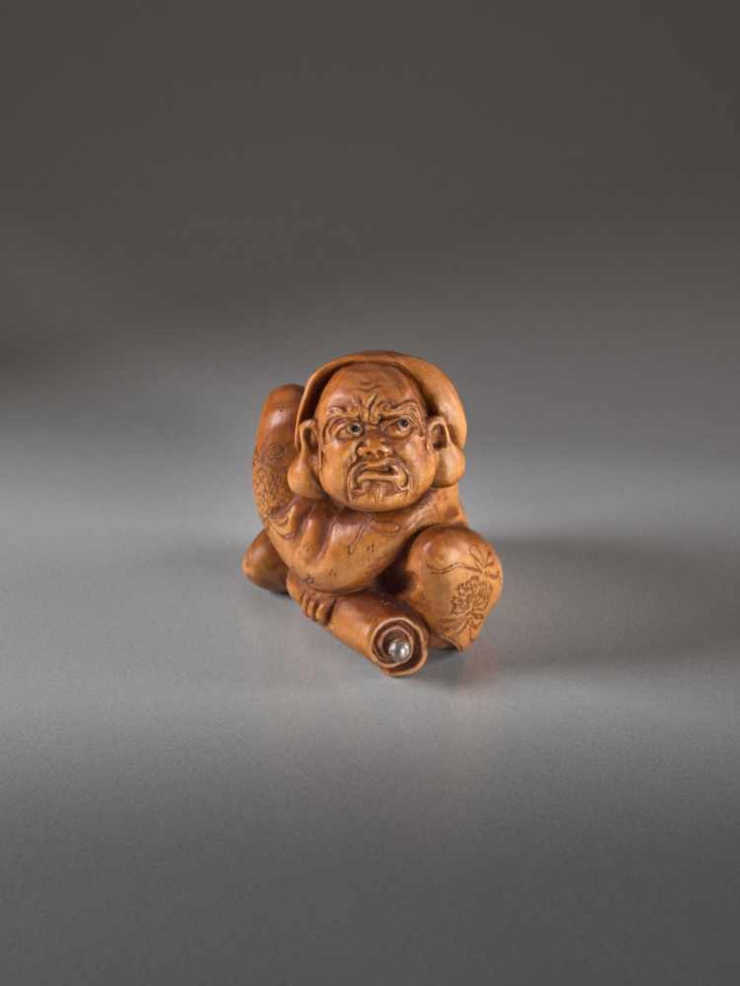 A BOXWOOD NETSUKE BY ALEXANDER DERKACHENKO OF DARUMABoxwood netsukeUkrainecontemporaryDaruma is - Image 2 of 6