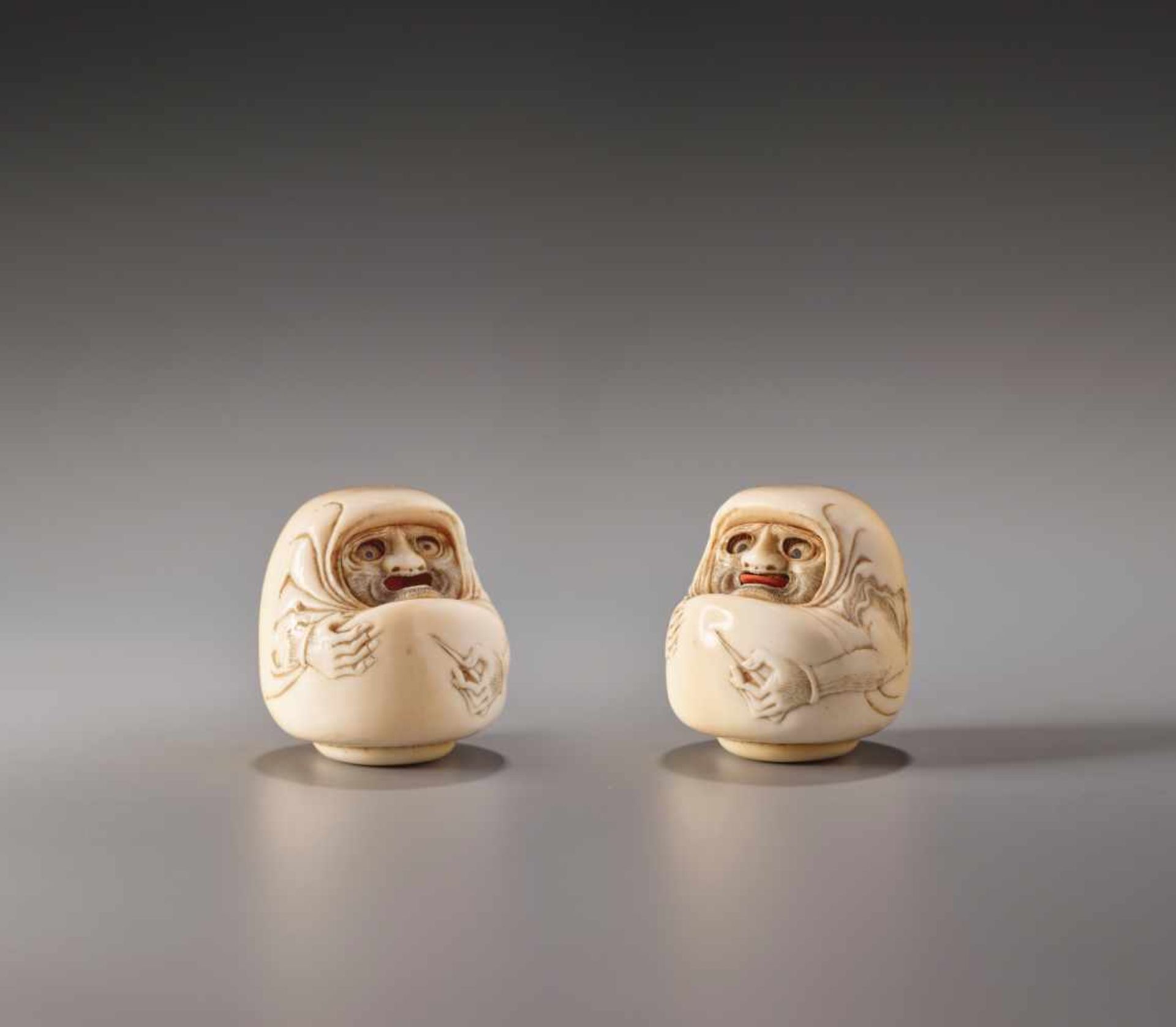 A RARE IVORY KARAKURI (TRICK) NETSUKE OF DARUMA DOLL BY SENKOKU (?)Ivory netsukeJapan19th century, - Image 4 of 9