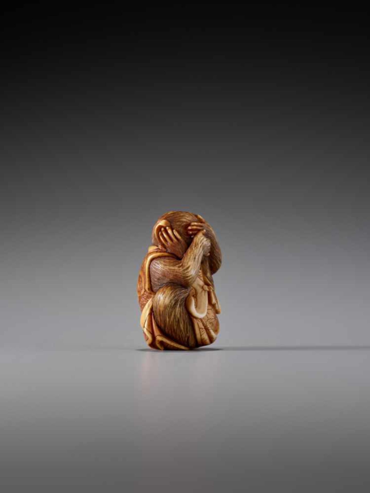 A FINE STAINED IVORY NETSUKE OF THE SANBIKI SARU BY KYOKUSAIIvory netsukeJapanmid-19th century, - Image 6 of 10