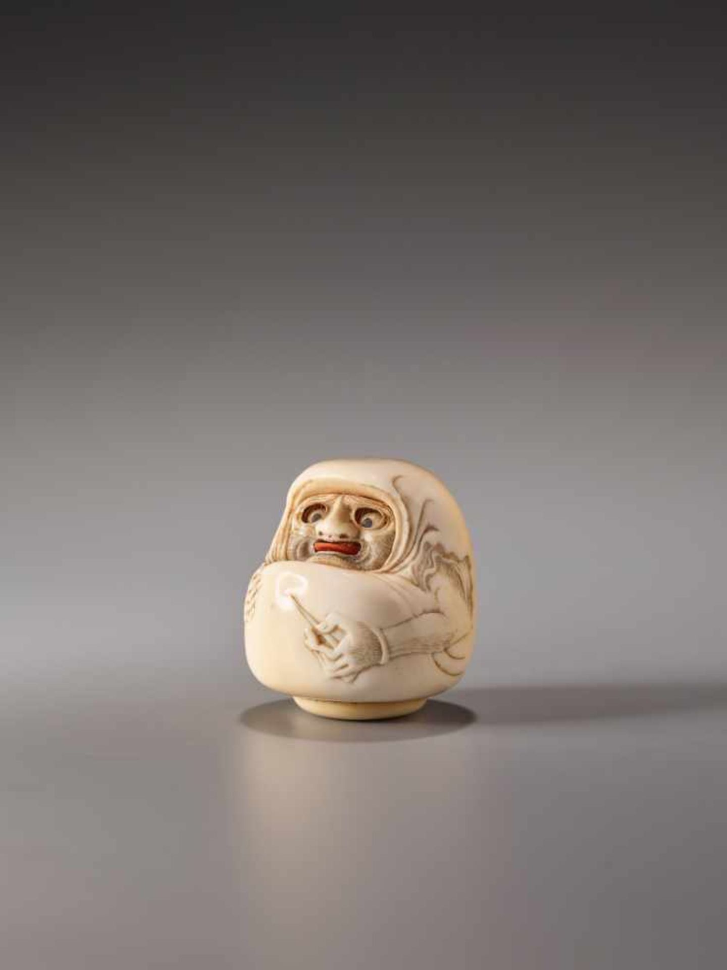 A RARE IVORY KARAKURI (TRICK) NETSUKE OF DARUMA DOLL BY SENKOKU (?)Ivory netsukeJapan19th century, - Image 3 of 9