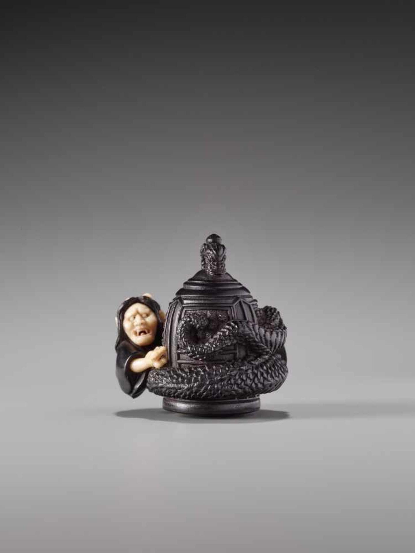 AN EXCELLENT EBONY WOOD AND IVORY NETSUKE OF KIYOHIME BY TANAKA MINKO (1735 – 1816)Ebony wood with - Image 7 of 17