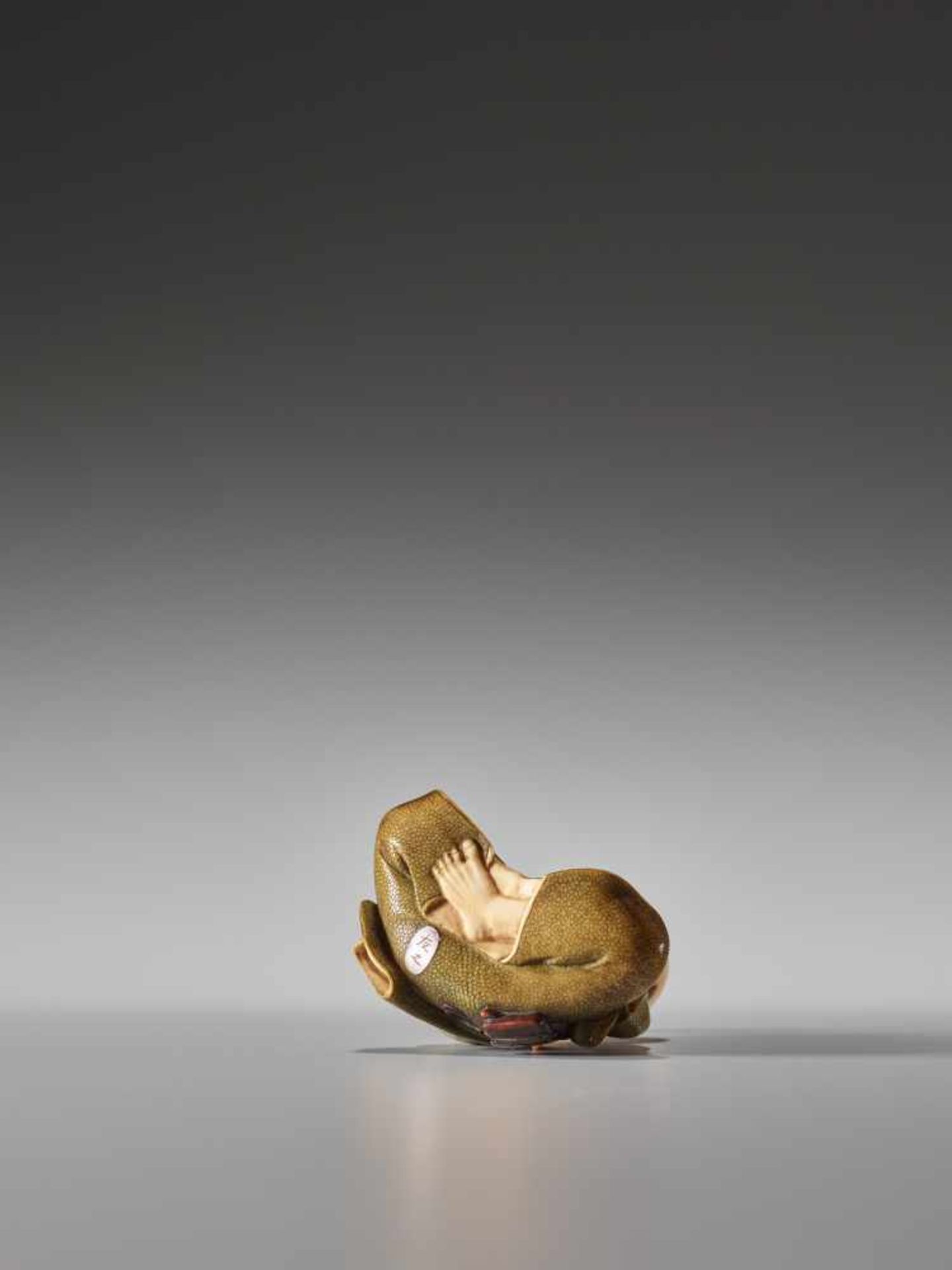 A FINE TOKYO SCHOOL IVORY NETSUKE OF A MAN SCRATCHING HIS BACK BY TOMOYUKIIvory netsuke with - Image 6 of 7