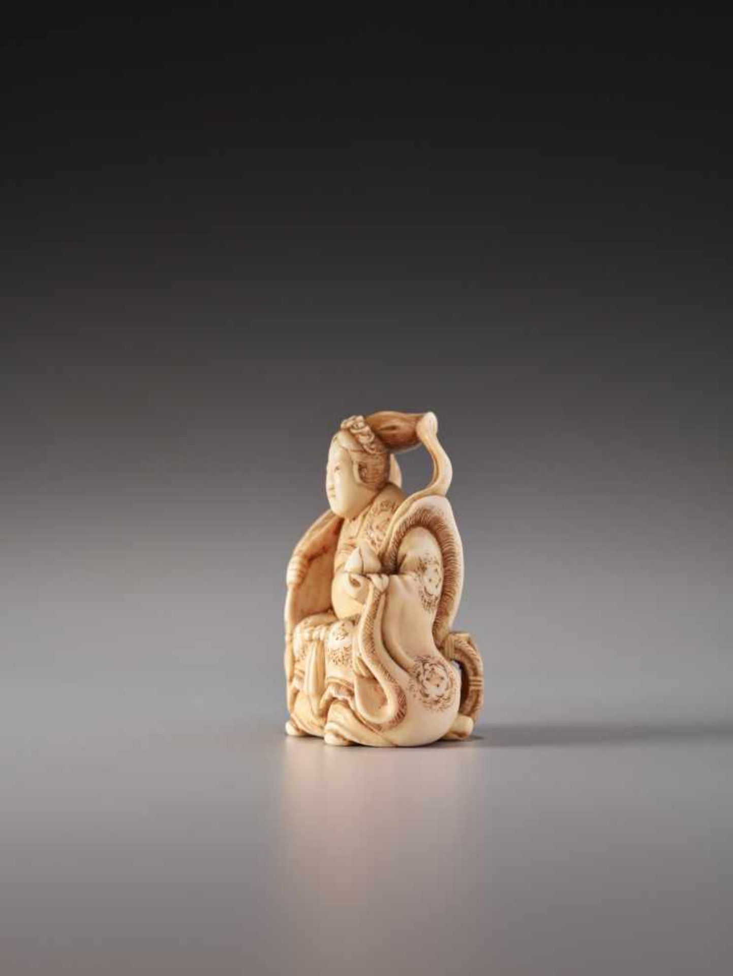 A SMALL IVORY NETSUKE OF SEIOBOIvory netsukeJapan19th century, Edo period (1615-1868)Published: ‘ - Image 6 of 7