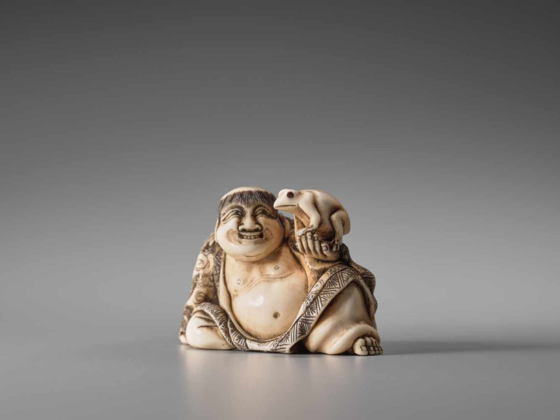 AN EXCELLENT IVORY NETSUKE OF GAMA SENNIN BY YOSHINAGAIvory netsukeJapan, Kyotolate 18th century, - Image 5 of 8