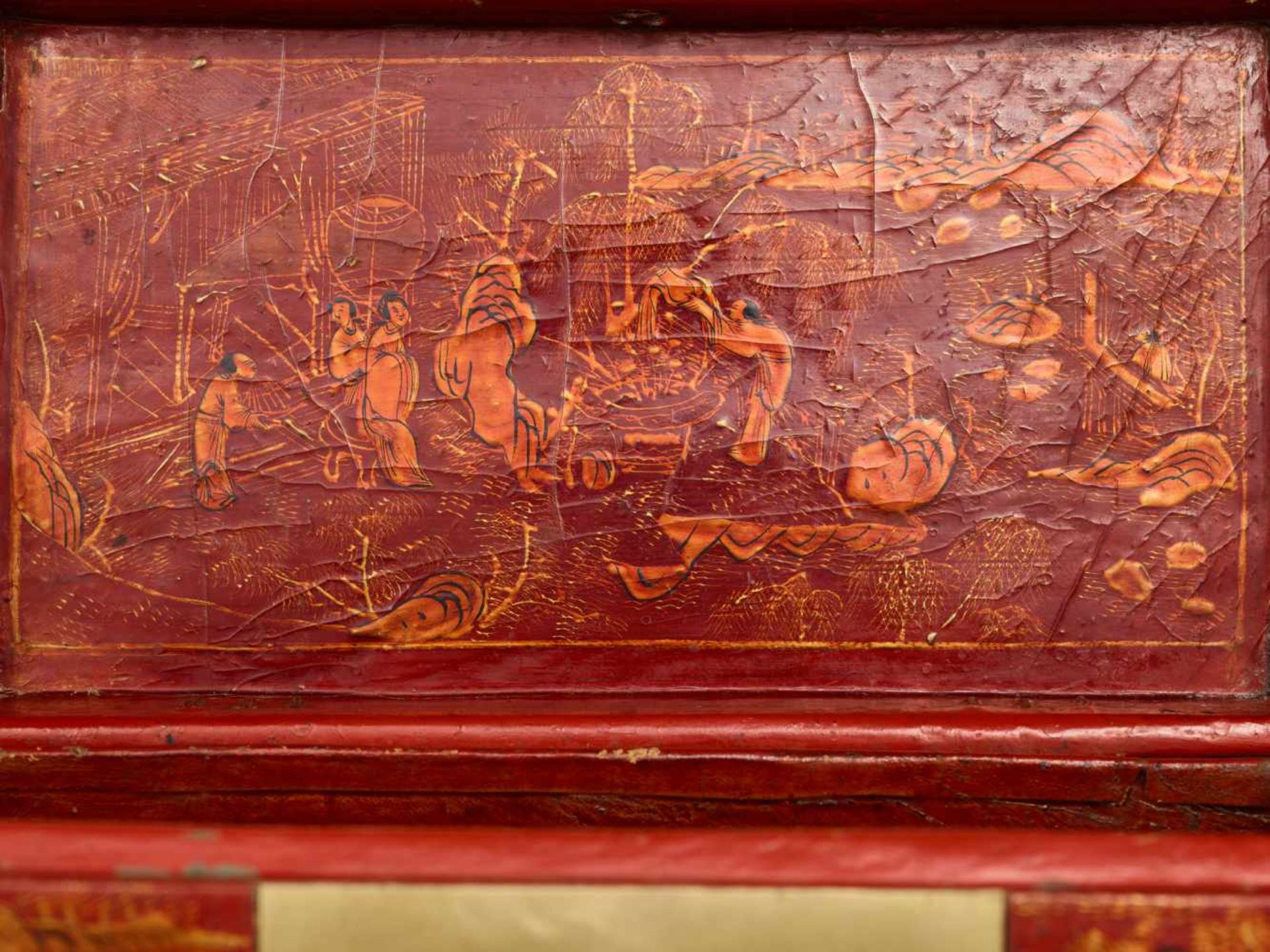 A BRASS FITTED PIG SKIN LACQUER BOX WITH VILLAGE SCENES, QING DYNASTY Pig skin on wooden body, - Image 11 of 11