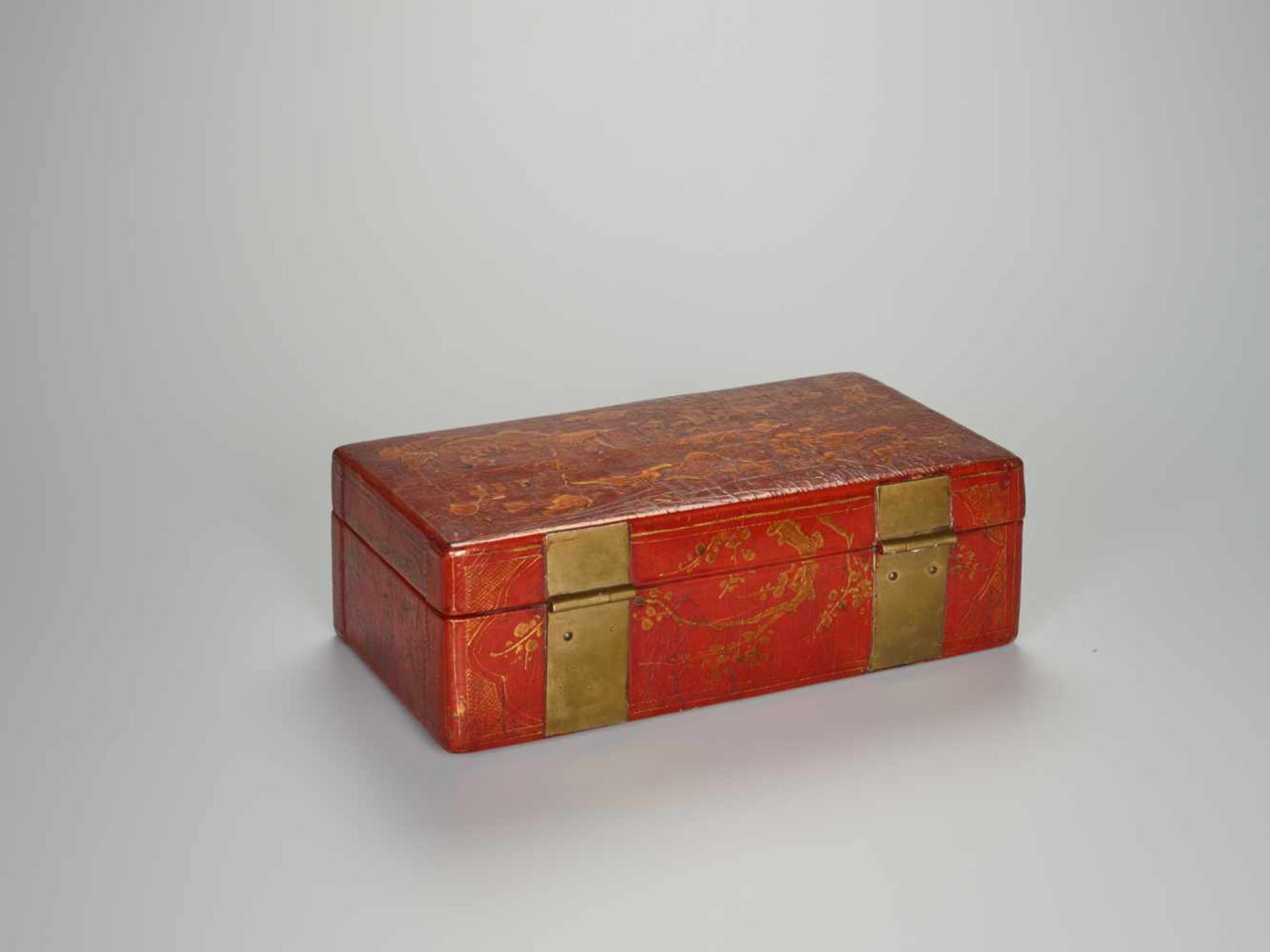 A BRASS FITTED PIG SKIN LACQUER BOX WITH VILLAGE SCENES, QING DYNASTY Pig skin on wooden body, - Image 6 of 11