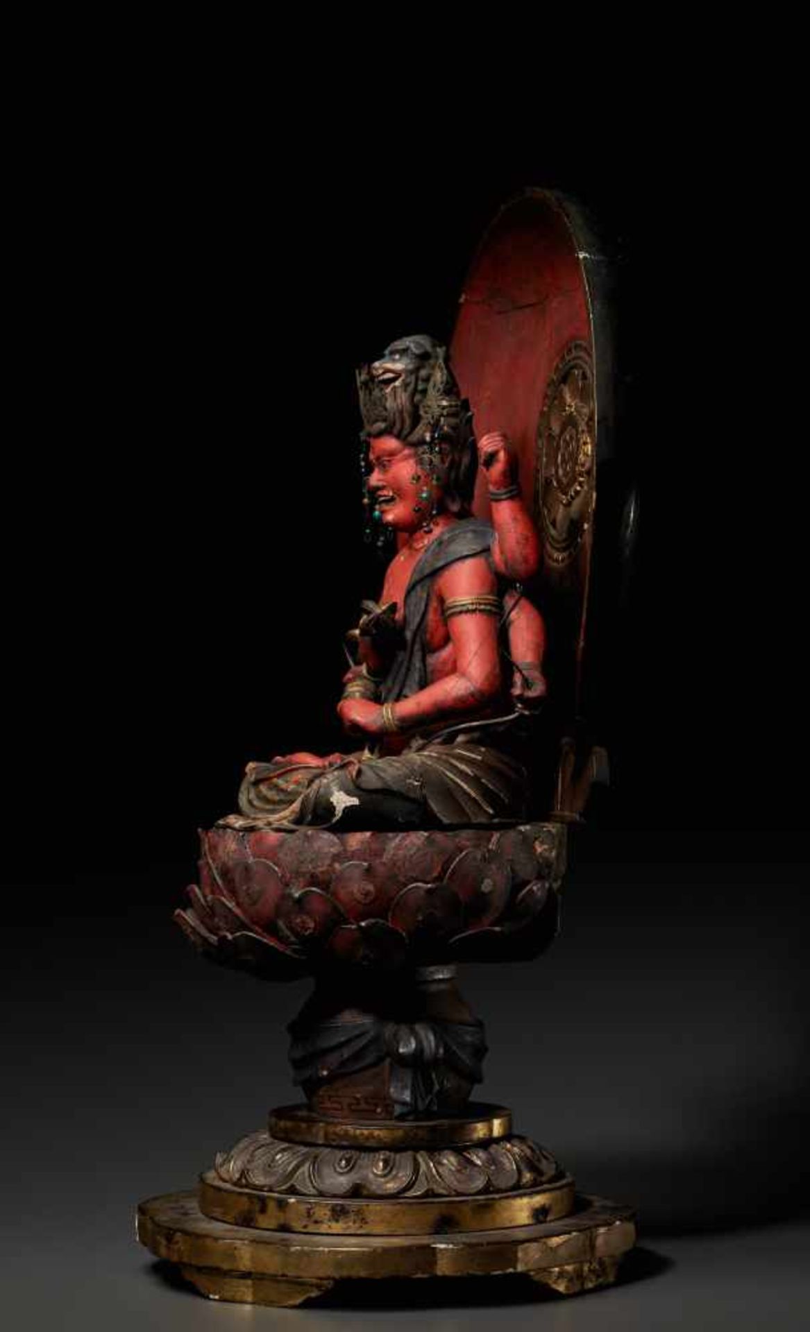 AN IMPORTANT GILT AND POLYCHROMED WOOD FIGURE OF AIZEN MYO-O, MUROMACHI PERIOD (1333-1573)Gilt and - Image 6 of 16