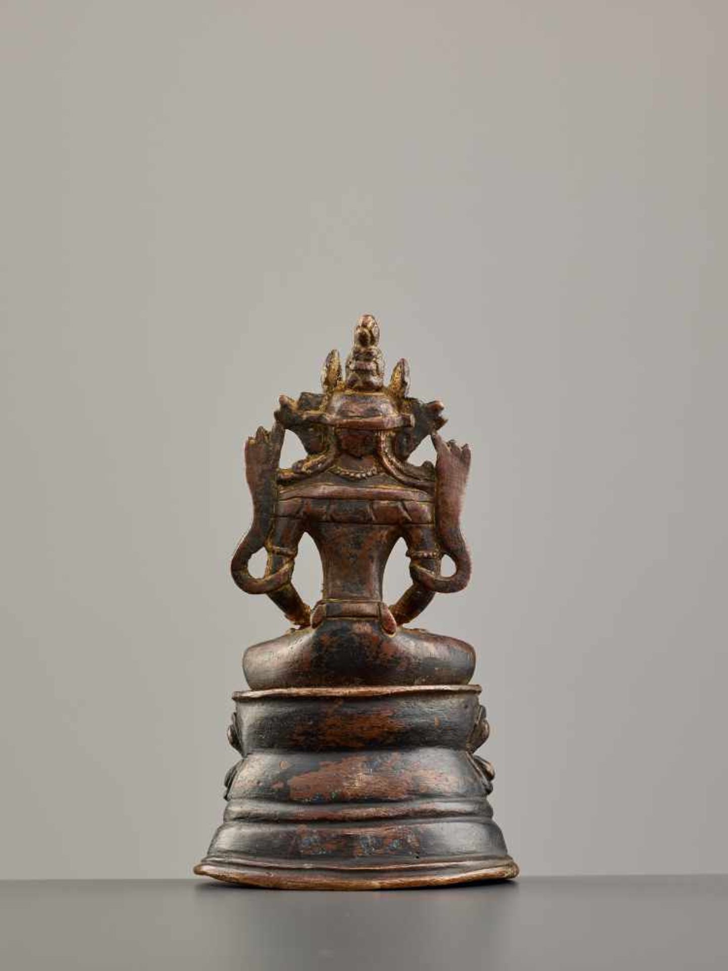 A NEPALESE BRONZE FIGURE OF BUDDHA AMITAYUS, 16th – 17th CENTURY Copper bronze alloy, black - Image 6 of 9