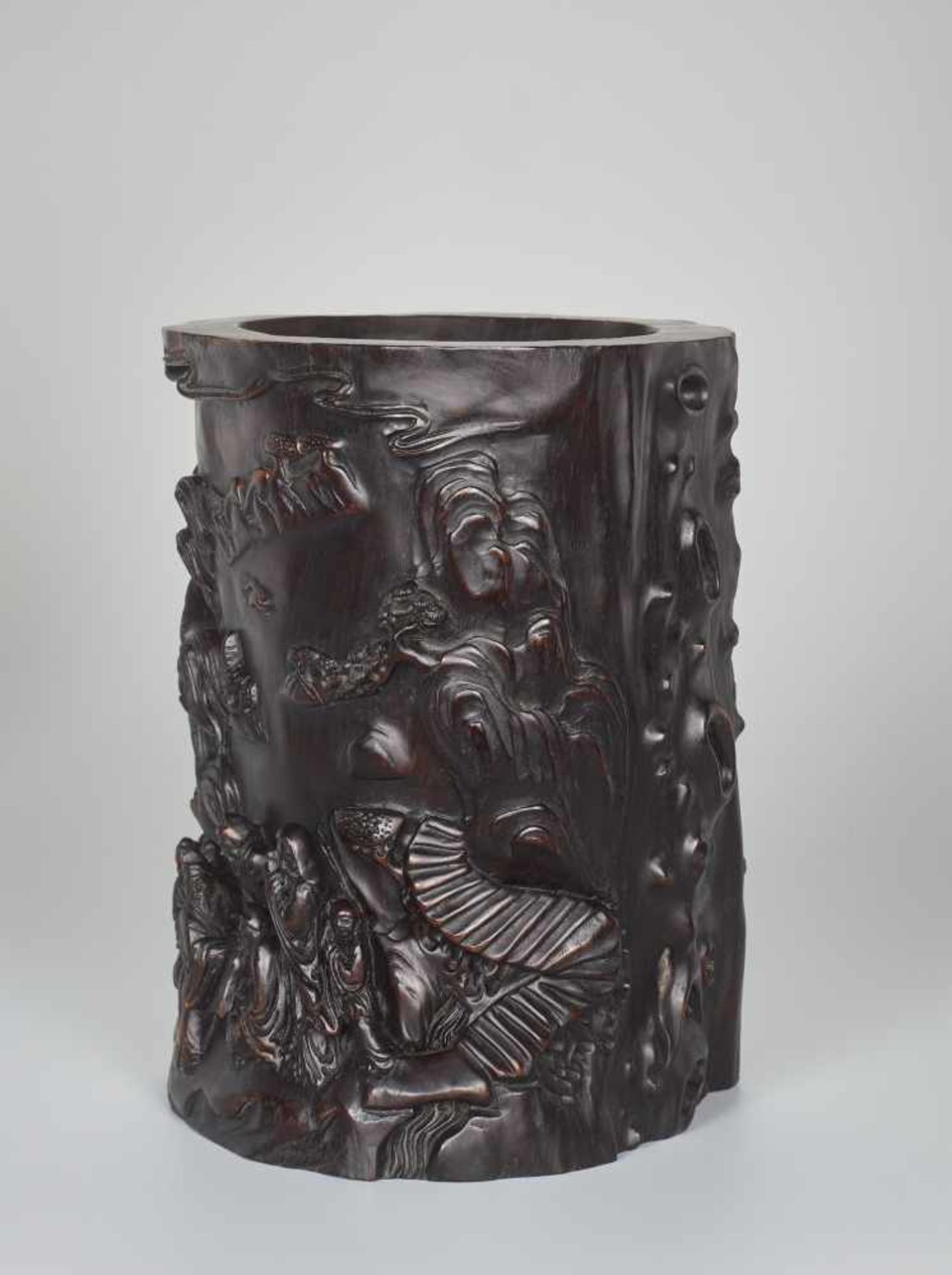 A LARGE ZITAN ‘TREE TRUNK’ BRUSHPOT WITH SCHOLARS, QING DYNASTY Carved Zitan wood, signed Wu Shi, - Image 4 of 11