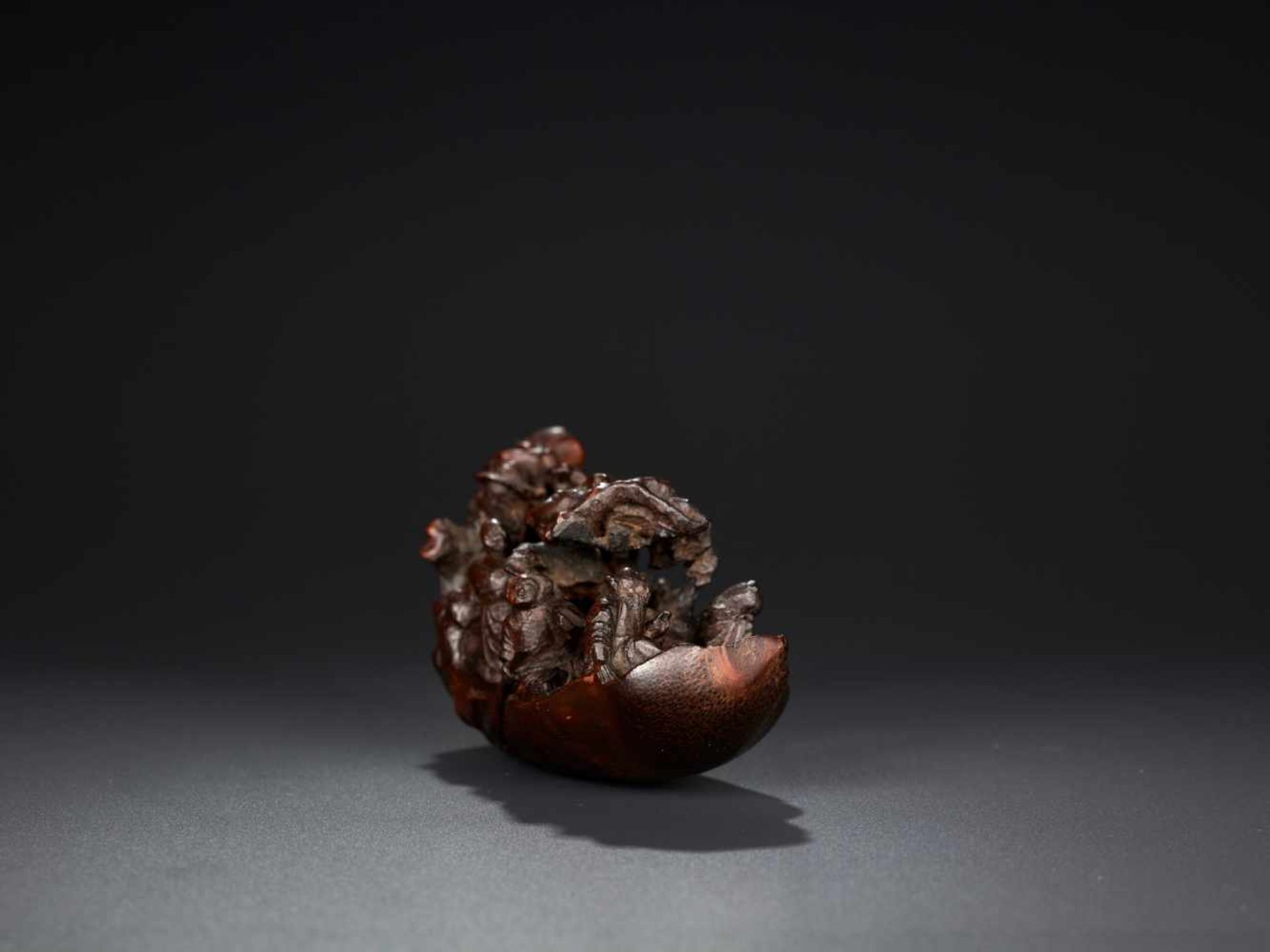 AN 18TH CENTURY BAMBOO-ROOT LOG RAFT CARVING WITH IMMORTALS Bamboo root China, 18th century This - Image 8 of 16