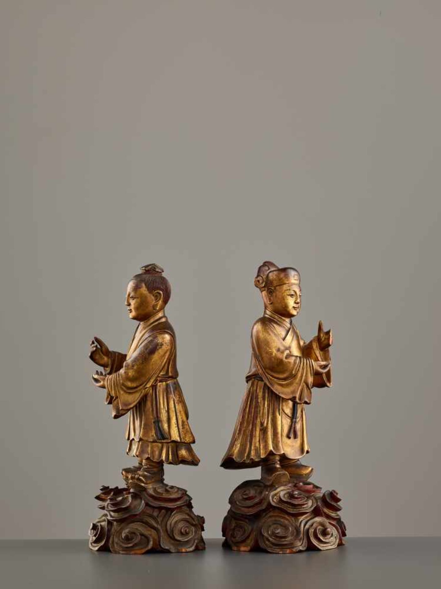 A PAIR OF WOOD AND LACQUER ‘TWIN IMMORTALS OF HARMONY’ FIGURES, 17th – 18th CENTURYEach carved - Image 5 of 13