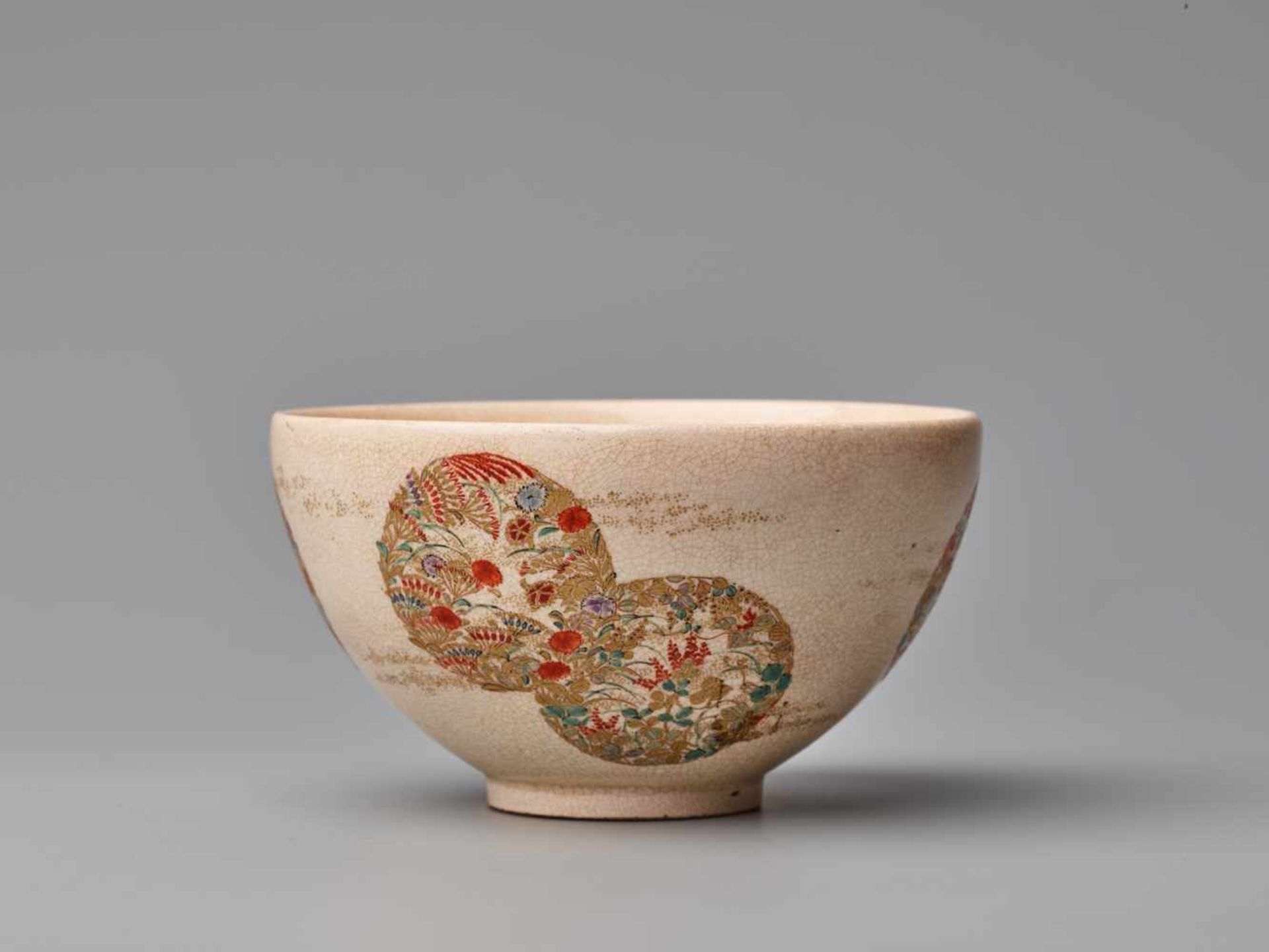 A JAPANESE SATSUMA BOWL WITH FLOWER CRESTSSatsuma ceramicJapan, late 19th century, Meiji period ( - Image 3 of 8