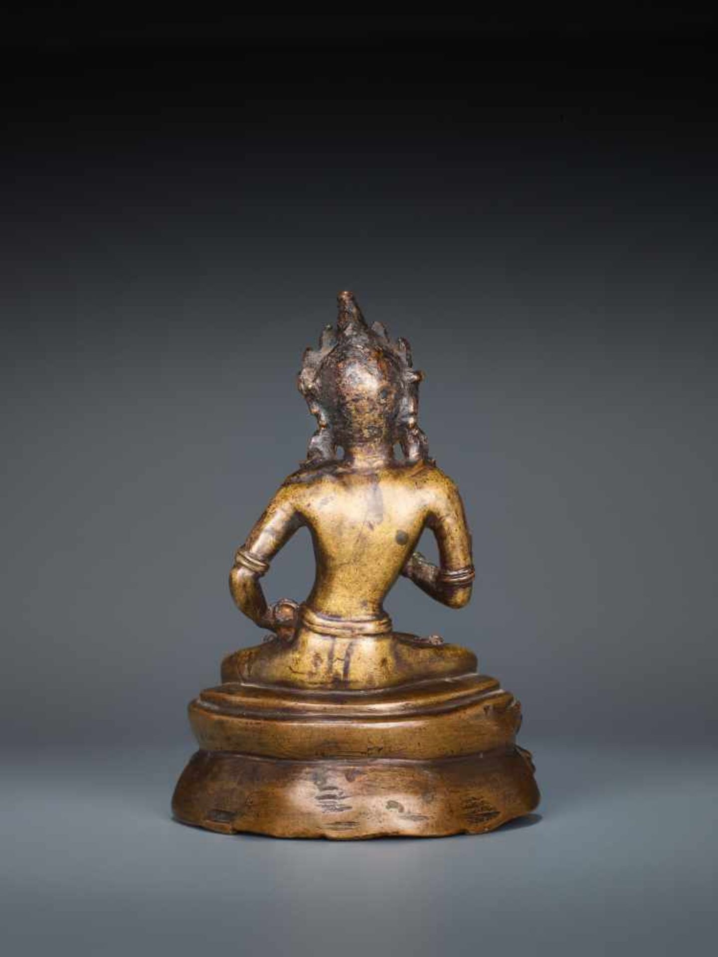 A FINE BRONZE FIGURE OF VAJRASATTVA, TIBET, 16th - 17th CENTURYCast and chased bronze Tibet, - Image 5 of 6