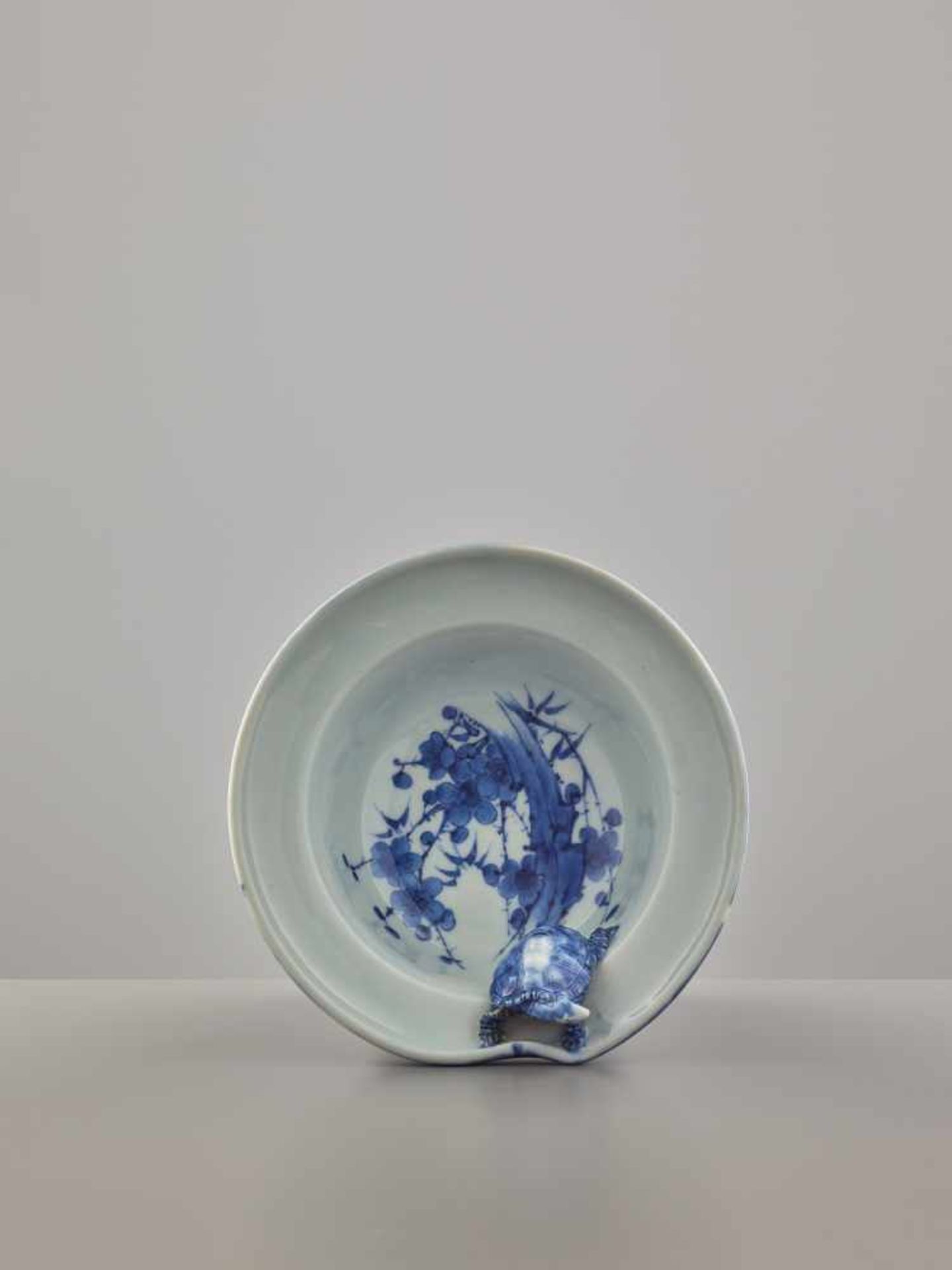 AN AMUSING HIRADO STYLE BLUE AND WHITE PORCELAIN VESSEL WITH AN ESCAPING TORTOISEPorcelainJapan, - Image 3 of 8