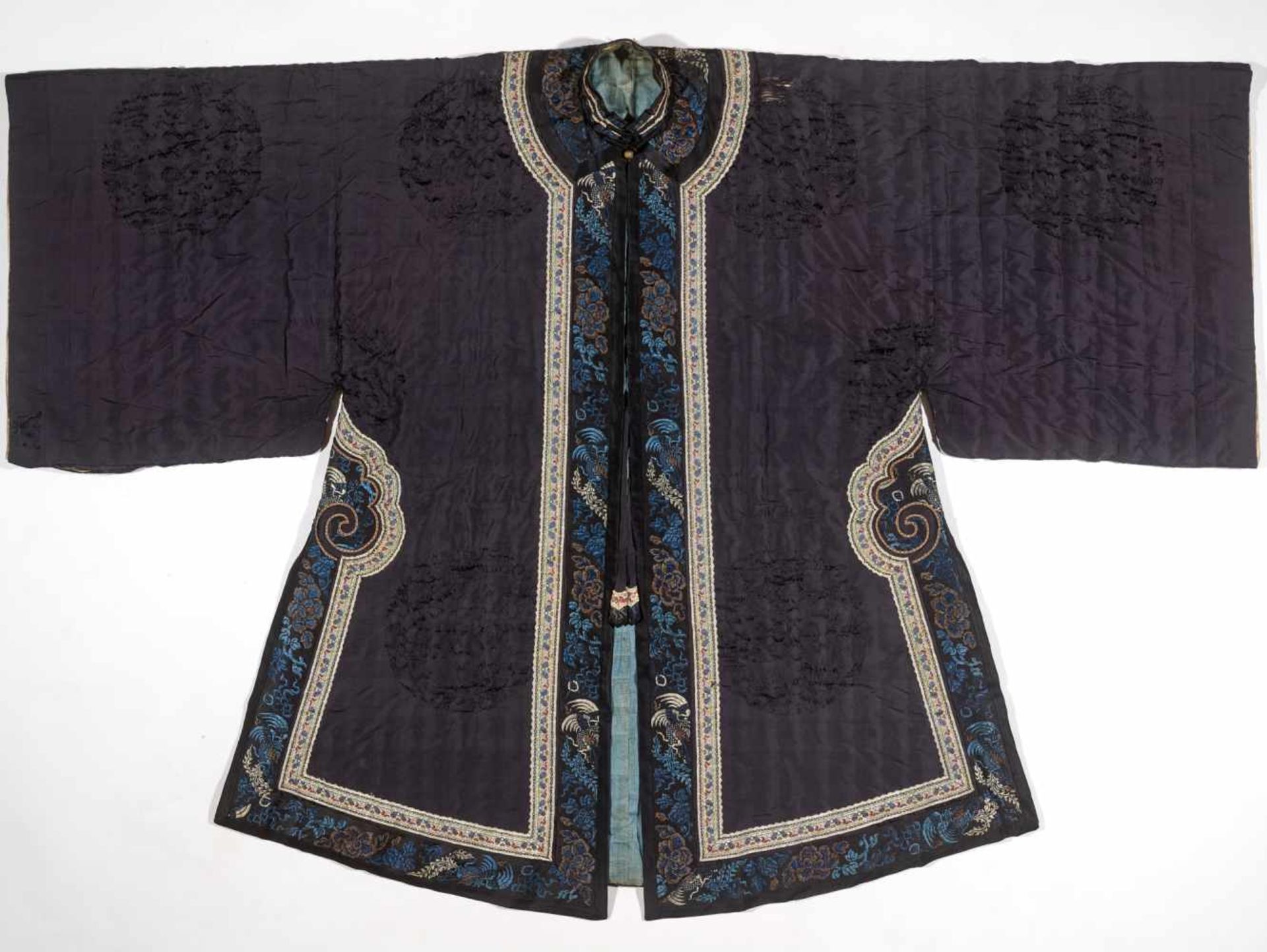 A PADDED WINTER SURCOAT WITH PEKINESE STITCH EMBROIDERY, QINGTextured silk with multi-colored silk - Image 2 of 5