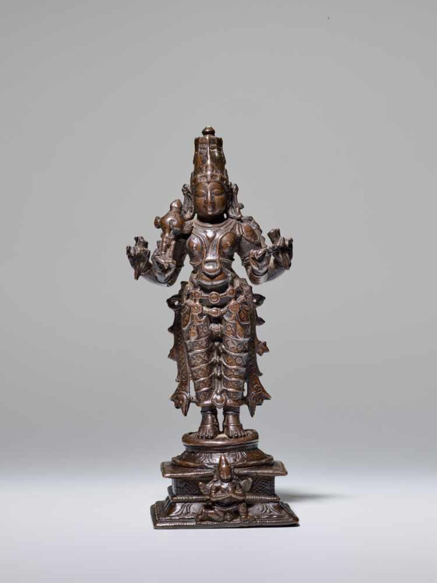 AN INDIAN COPPER BRONZE ALLOY FIGURE OF VISHNU, 18th – 19th CENTURY Cast and chased copper and - Image 4 of 7