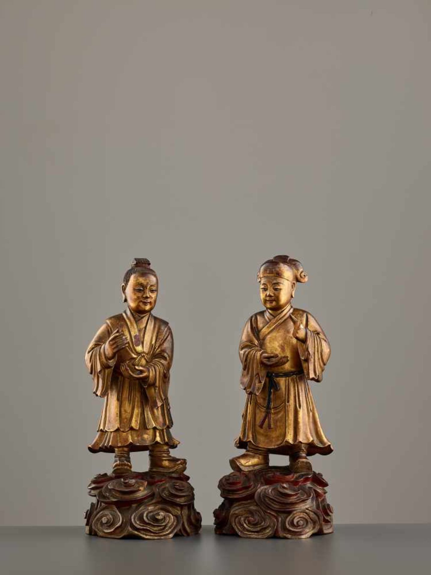 A PAIR OF WOOD AND LACQUER ‘TWIN IMMORTALS OF HARMONY’ FIGURES, 17th – 18th CENTURYEach carved - Image 4 of 13