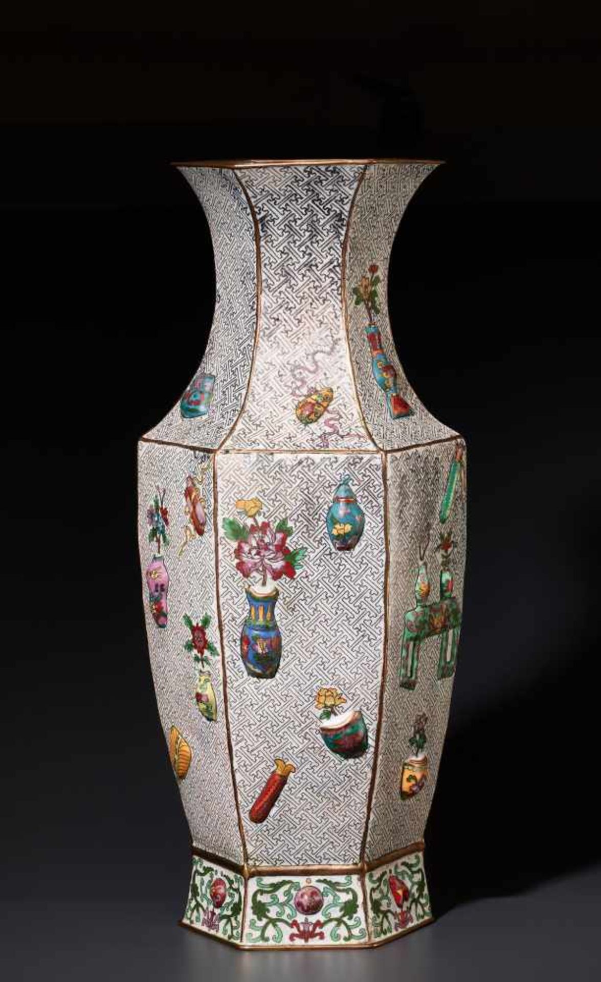 A LARGE MOLDED CLOISONNE FLOOR VASE WITH LITERATI TREASURES, QING DYNASTY Cloisonné enamel on - Image 6 of 8