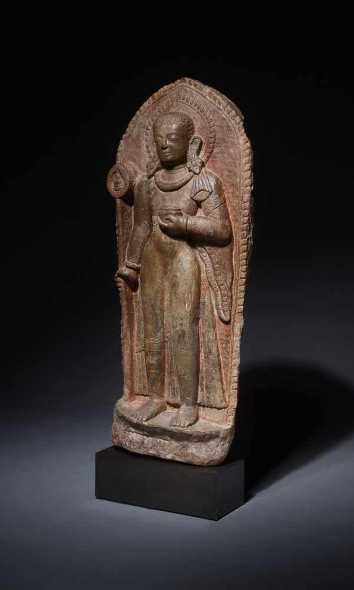 A LARGE AND IMPORTANT LIMESTONE STELE OF A DEVI, NEPAL, 14th – 15th CENTURY Limestone, sculpted, - Image 2 of 11