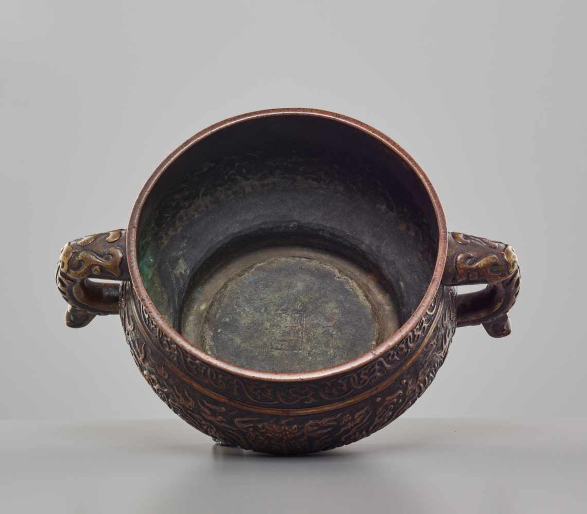 A LARGE PARCEL-GILT BRONZE CENSER, GUI, WANLI PERIOD, HU WENMING MARK THIS LOT IS PUBLISHED in - Image 7 of 13