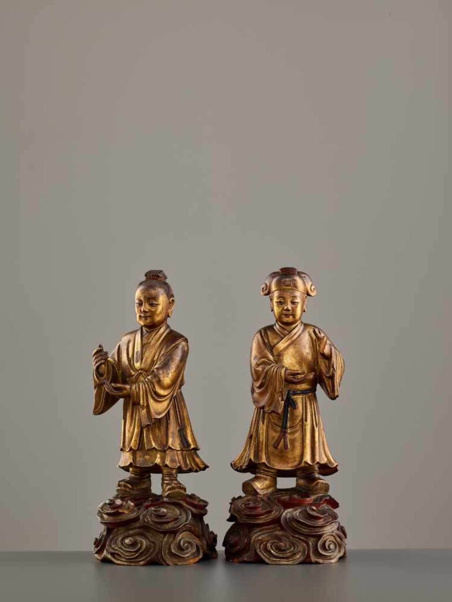 A PAIR OF WOOD AND LACQUER ‘TWIN IMMORTALS OF HARMONY’ FIGURES, 17th – 18th CENTURYEach carved - Image 3 of 13